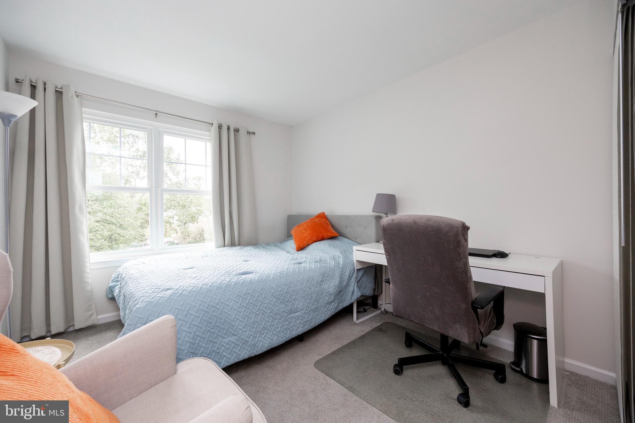 CHARLESTOWN OAKS - Residential