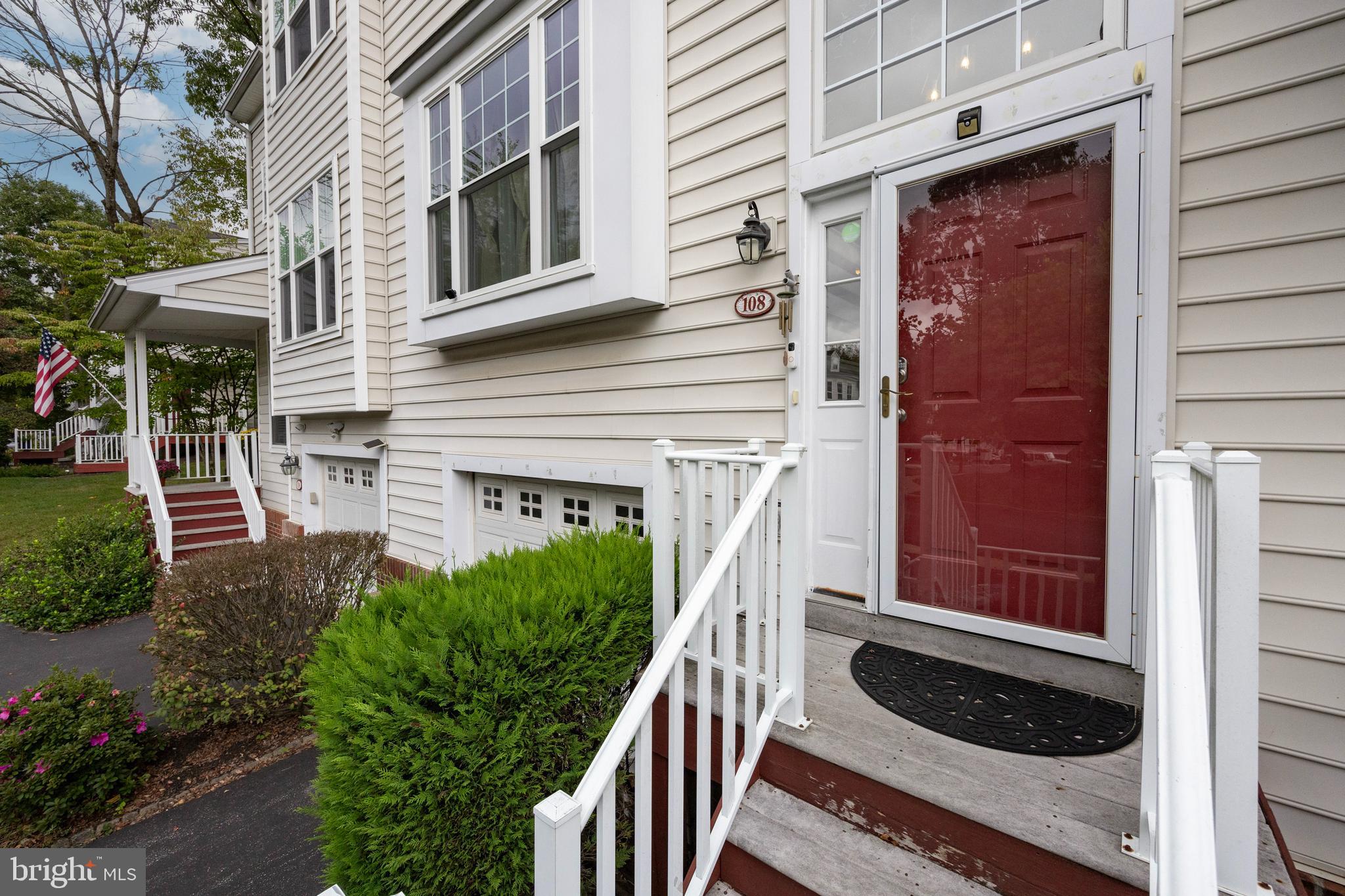 CHARLESTOWN OAKS - Residential