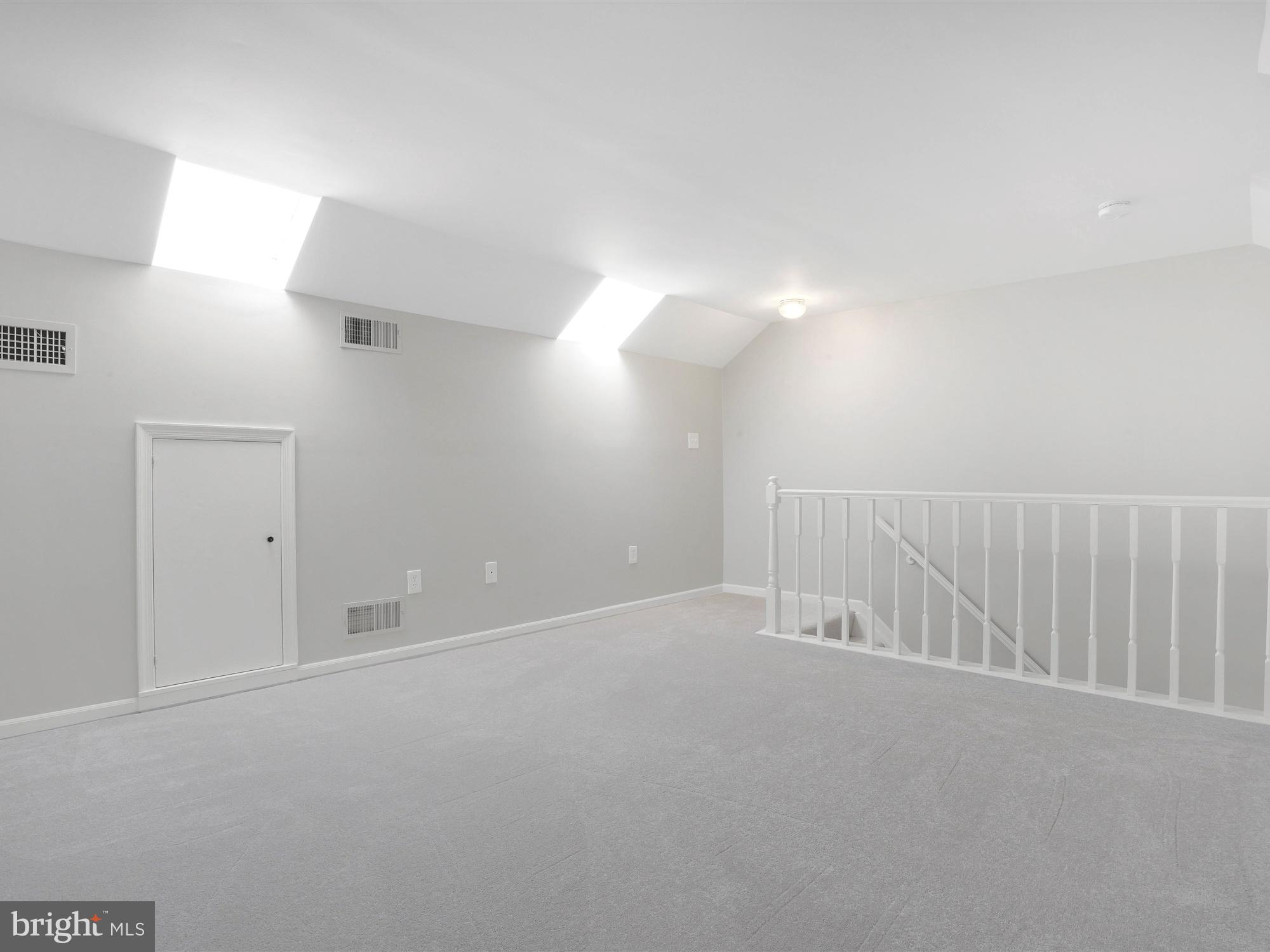 GRANDVIEW CHASE - Residential