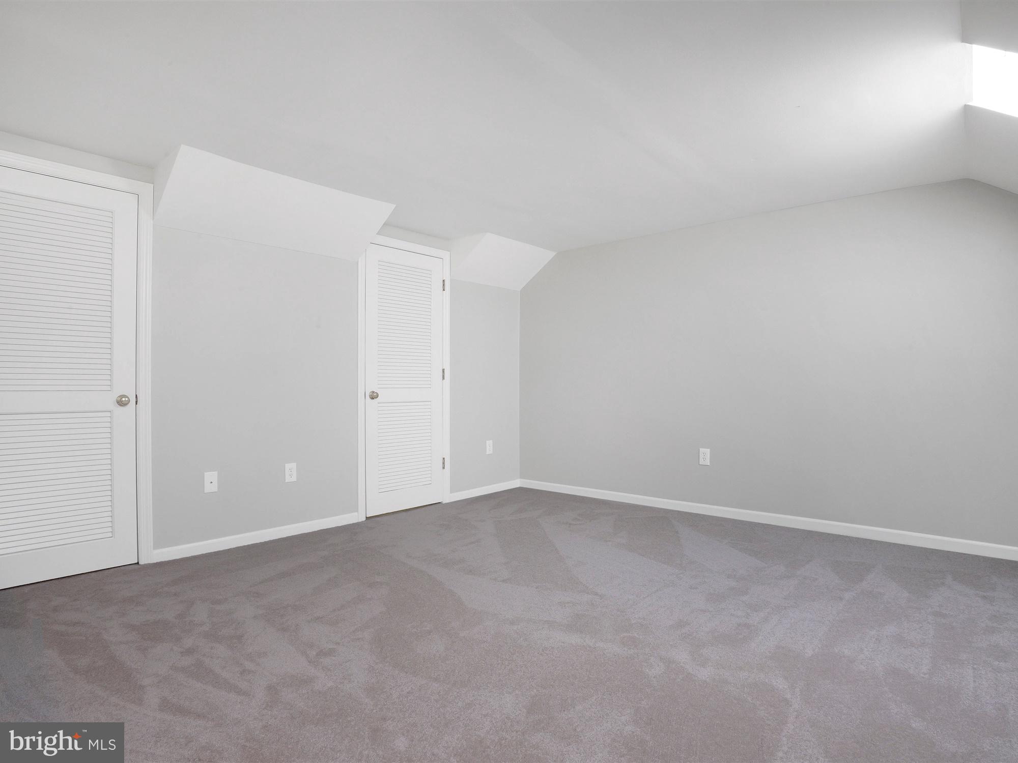 GRANDVIEW CHASE - Residential