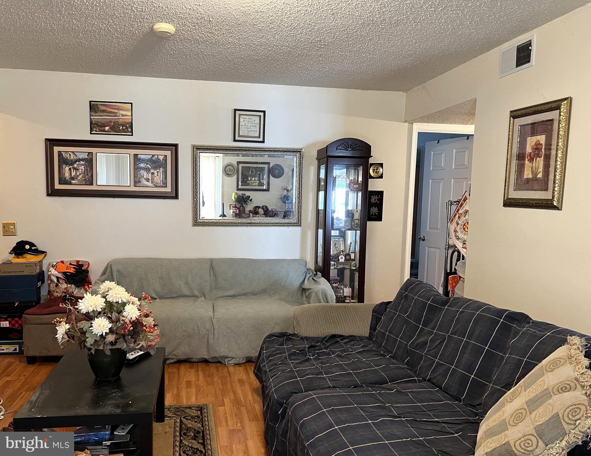 HUNTER'S SQUARE - Residential