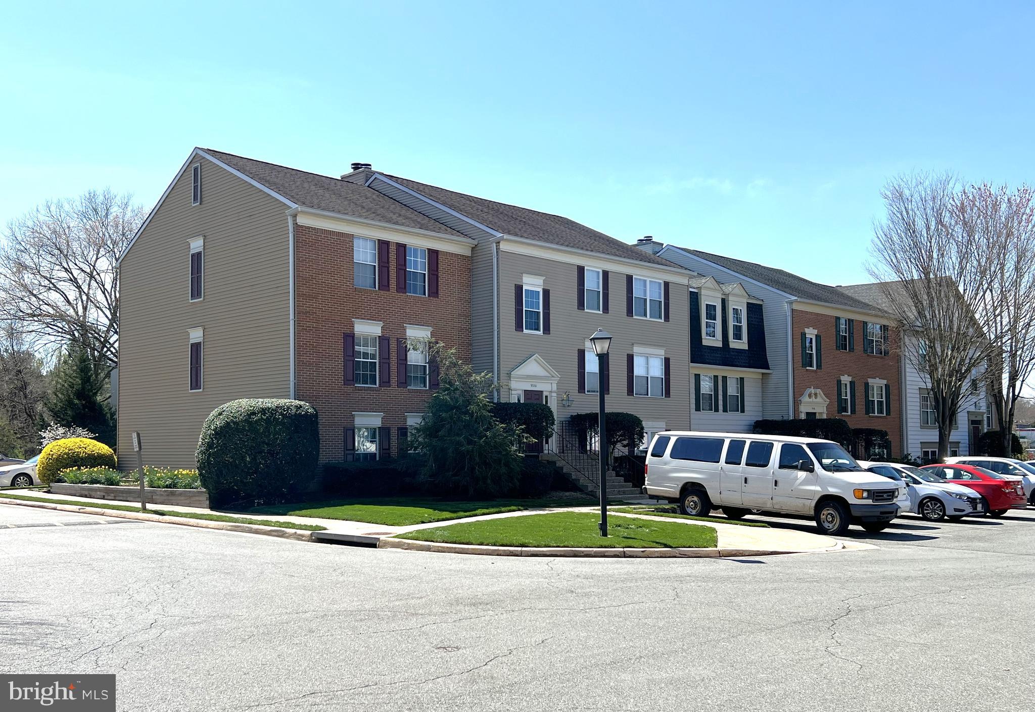 HUNTER'S SQUARE - Residential