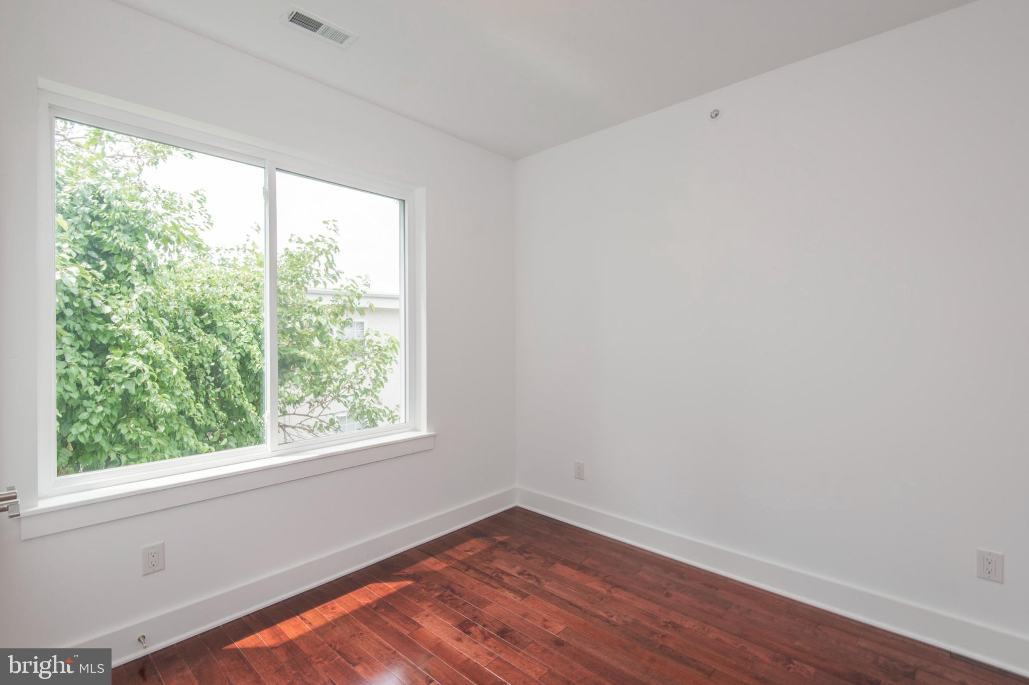 TEMPLE UNIVERSITY - Residential Lease