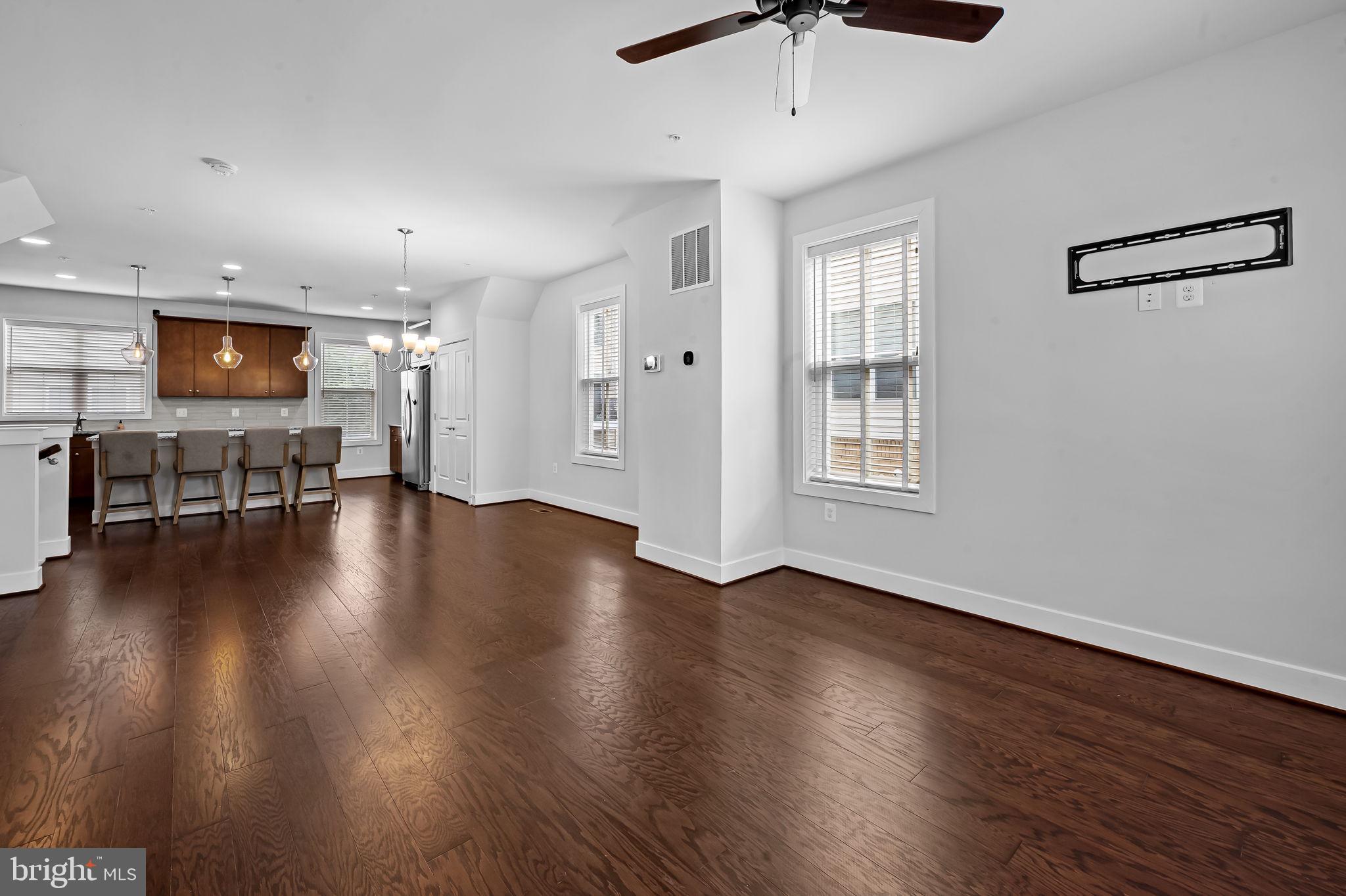 GLENMONT METROCENTRE - Residential Lease