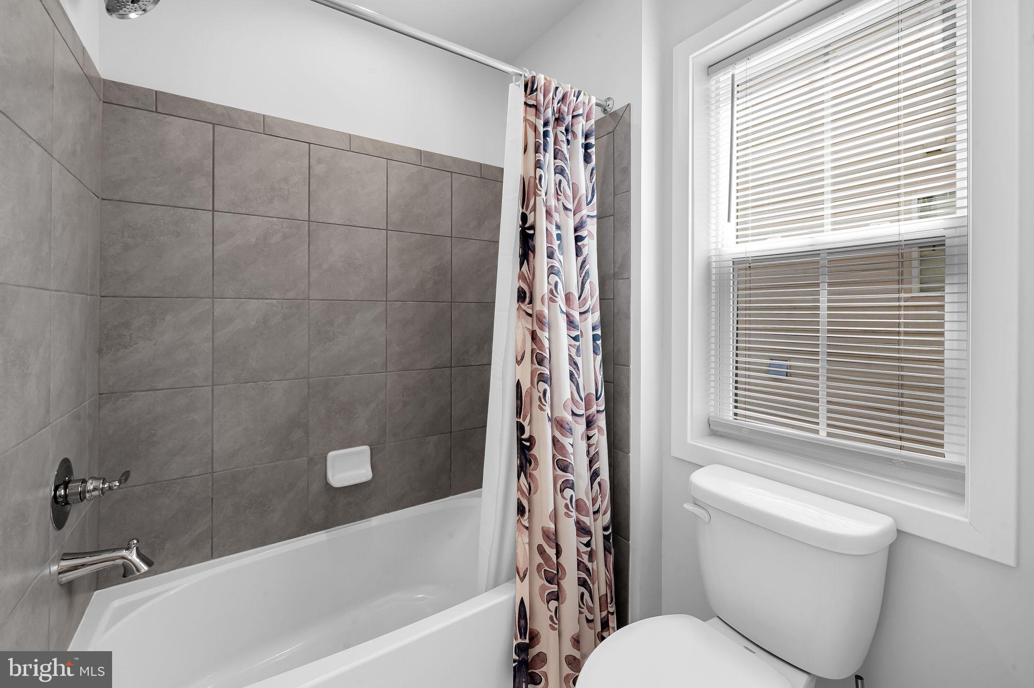 GLENMONT METROCENTRE - Residential Lease