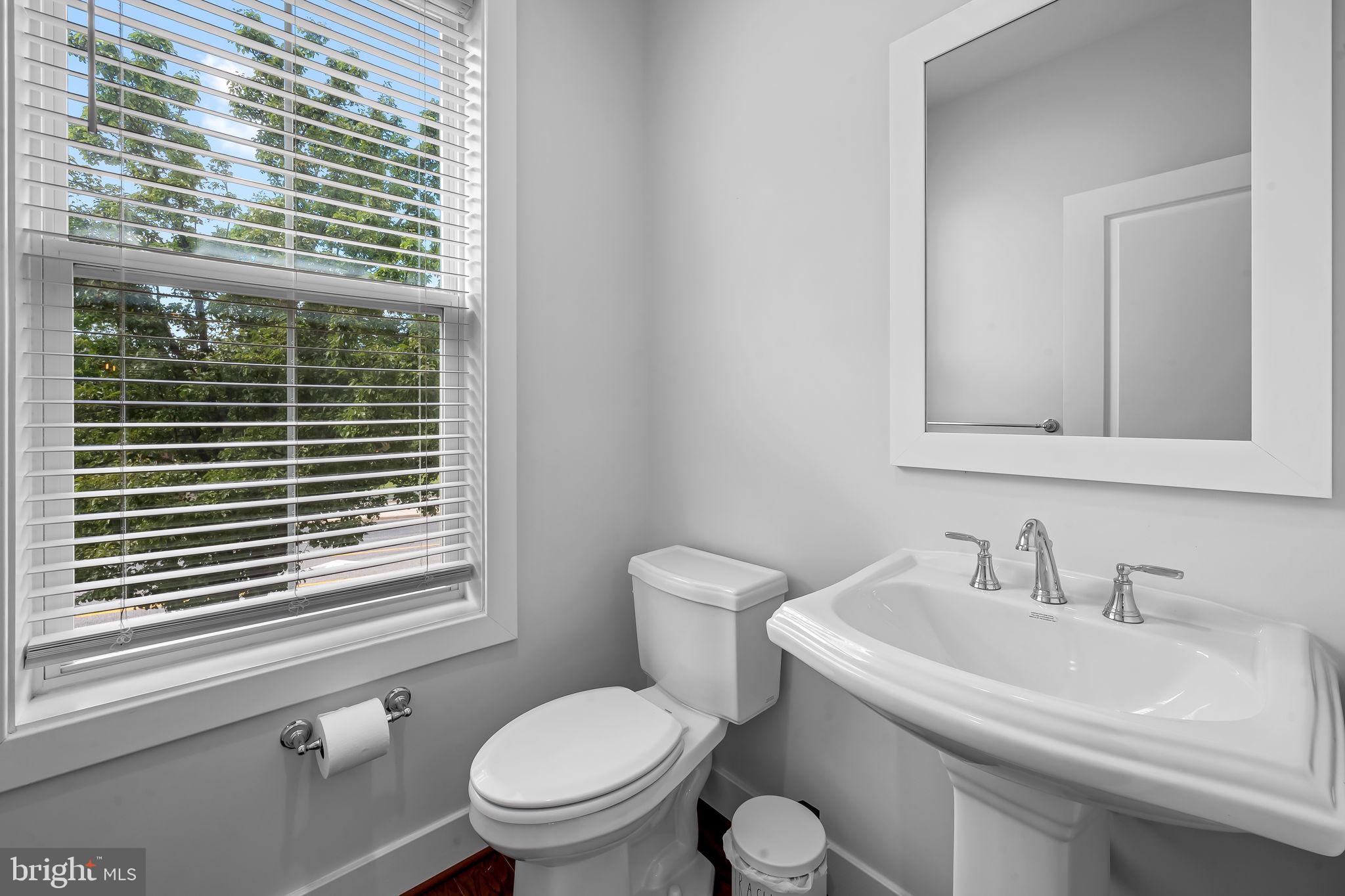 GLENMONT METROCENTRE - Residential Lease