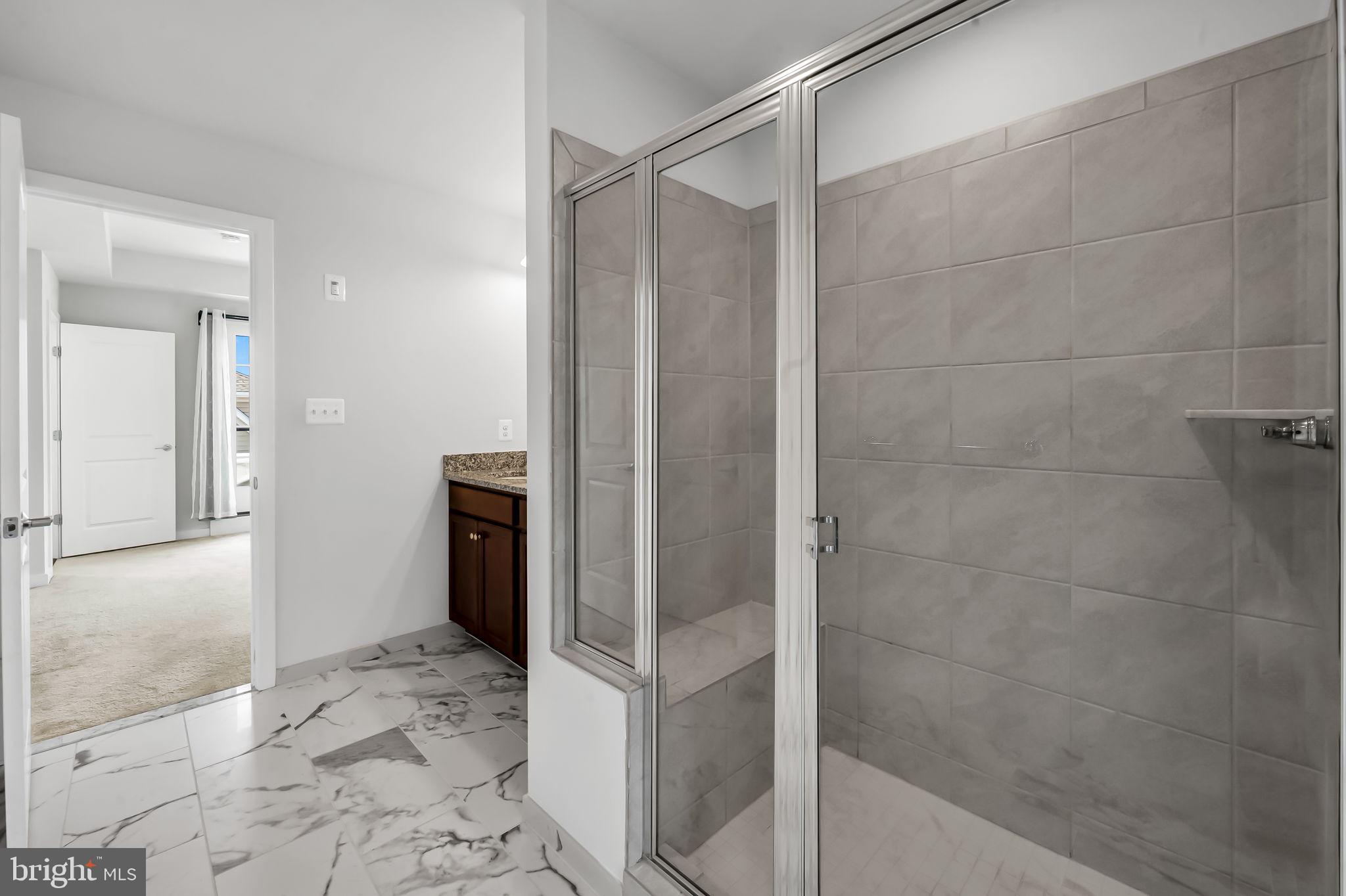 GLENMONT METROCENTRE - Residential Lease