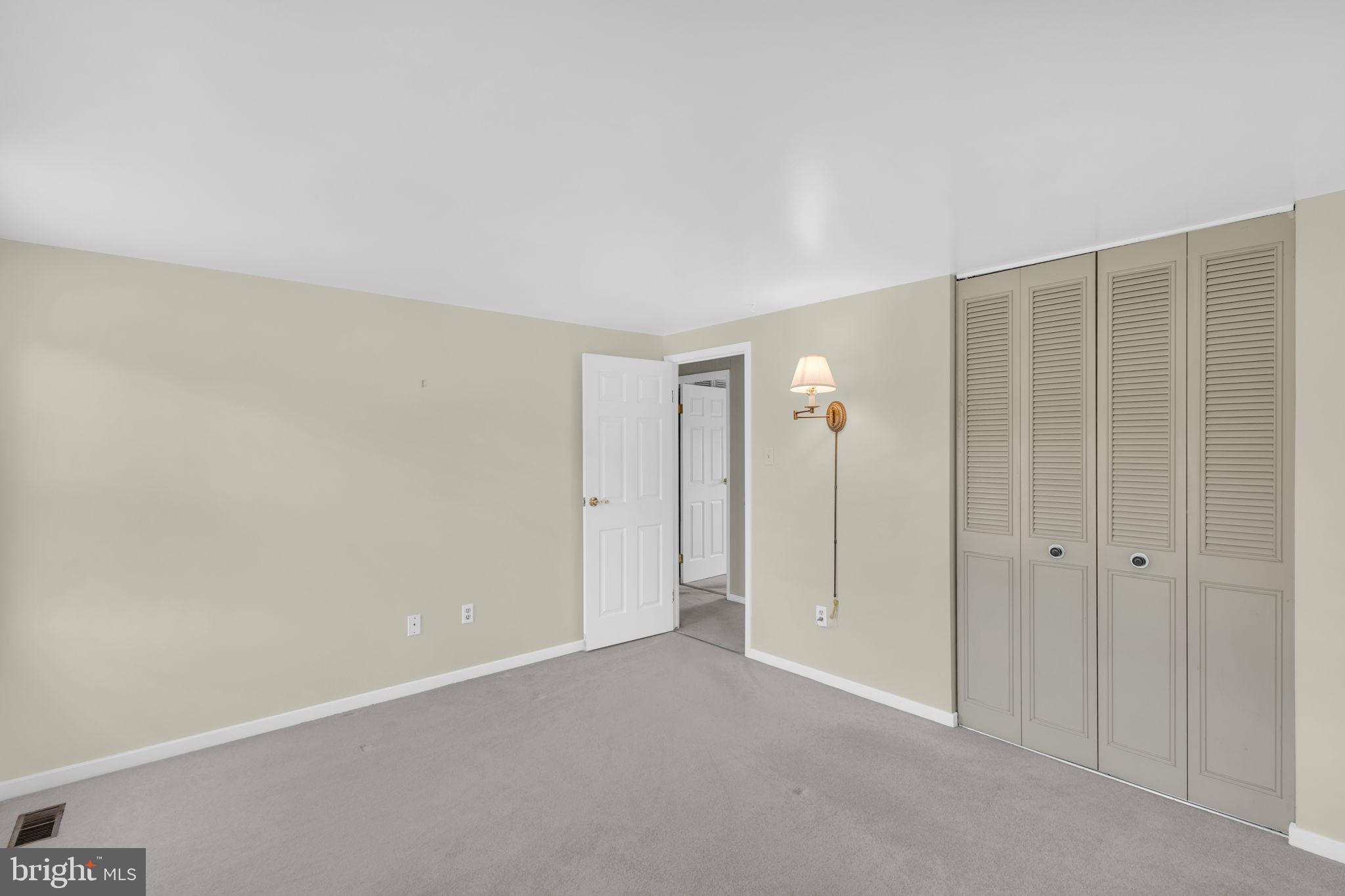 RIVER BEND - Residential