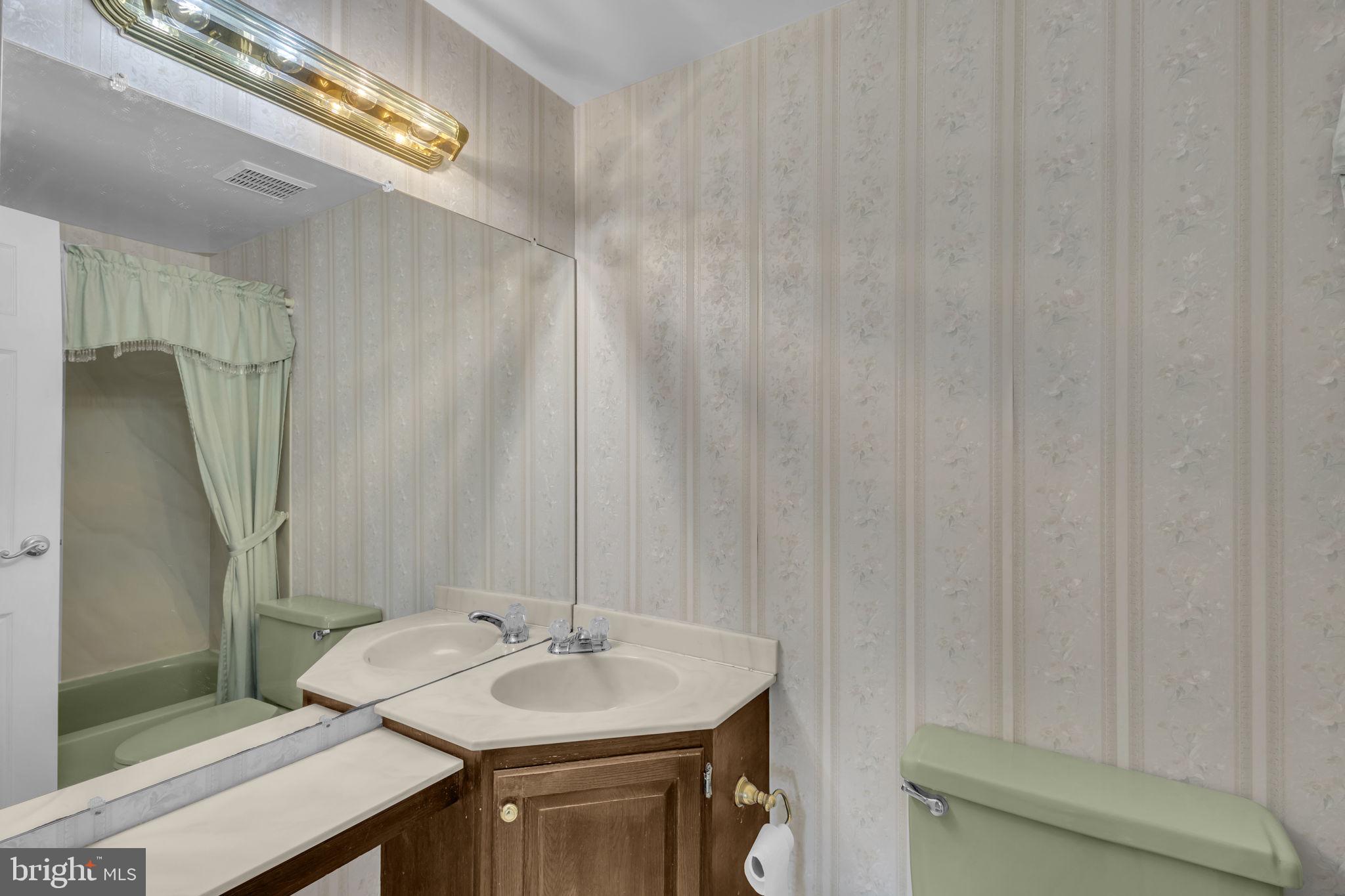 RIVER BEND - Residential