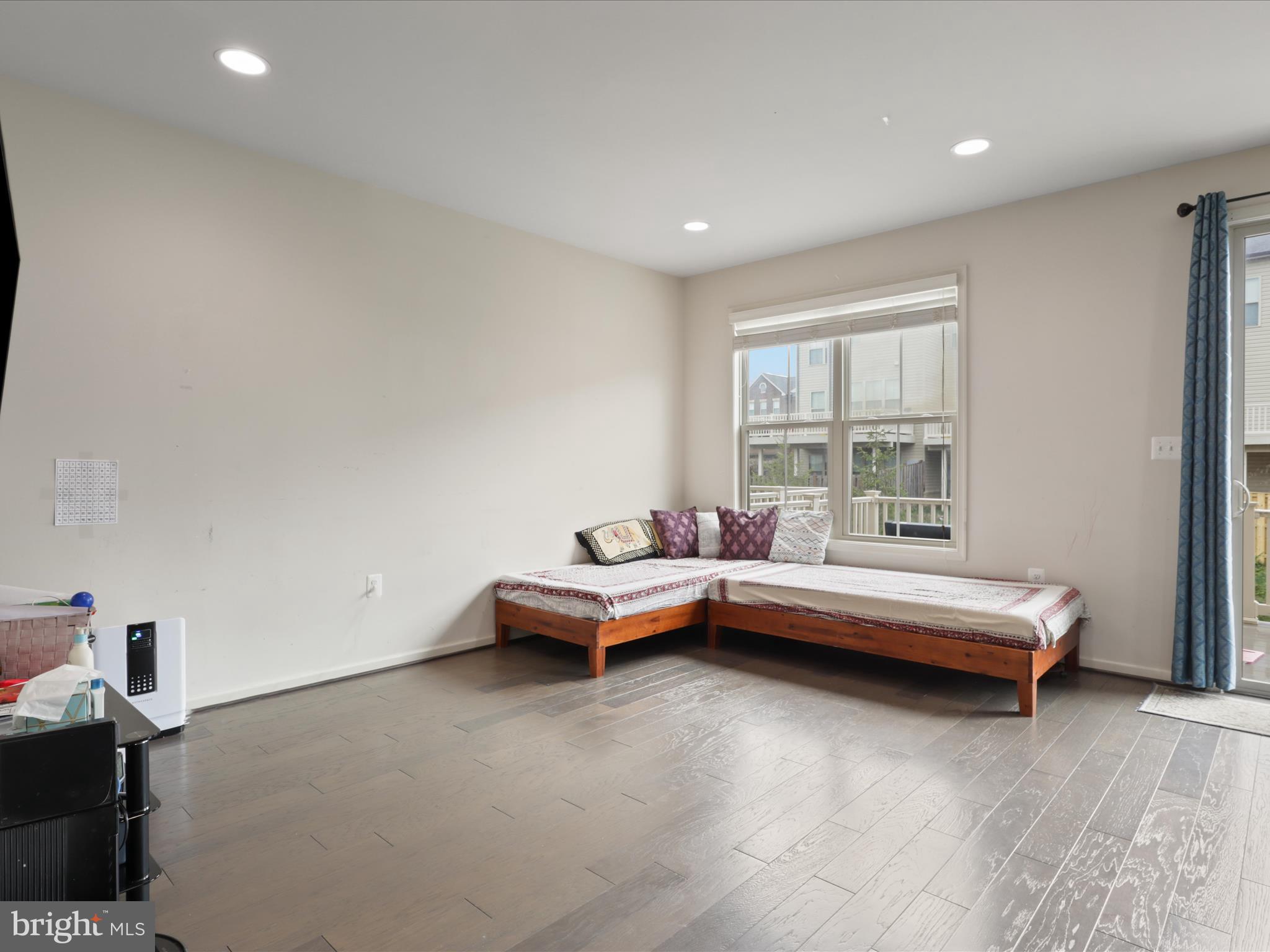 BRAMBLETON LANDBAY - Residential Lease