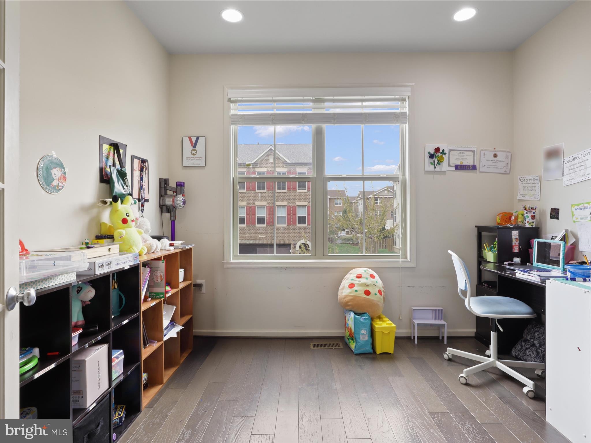 BRAMBLETON LANDBAY - Residential Lease