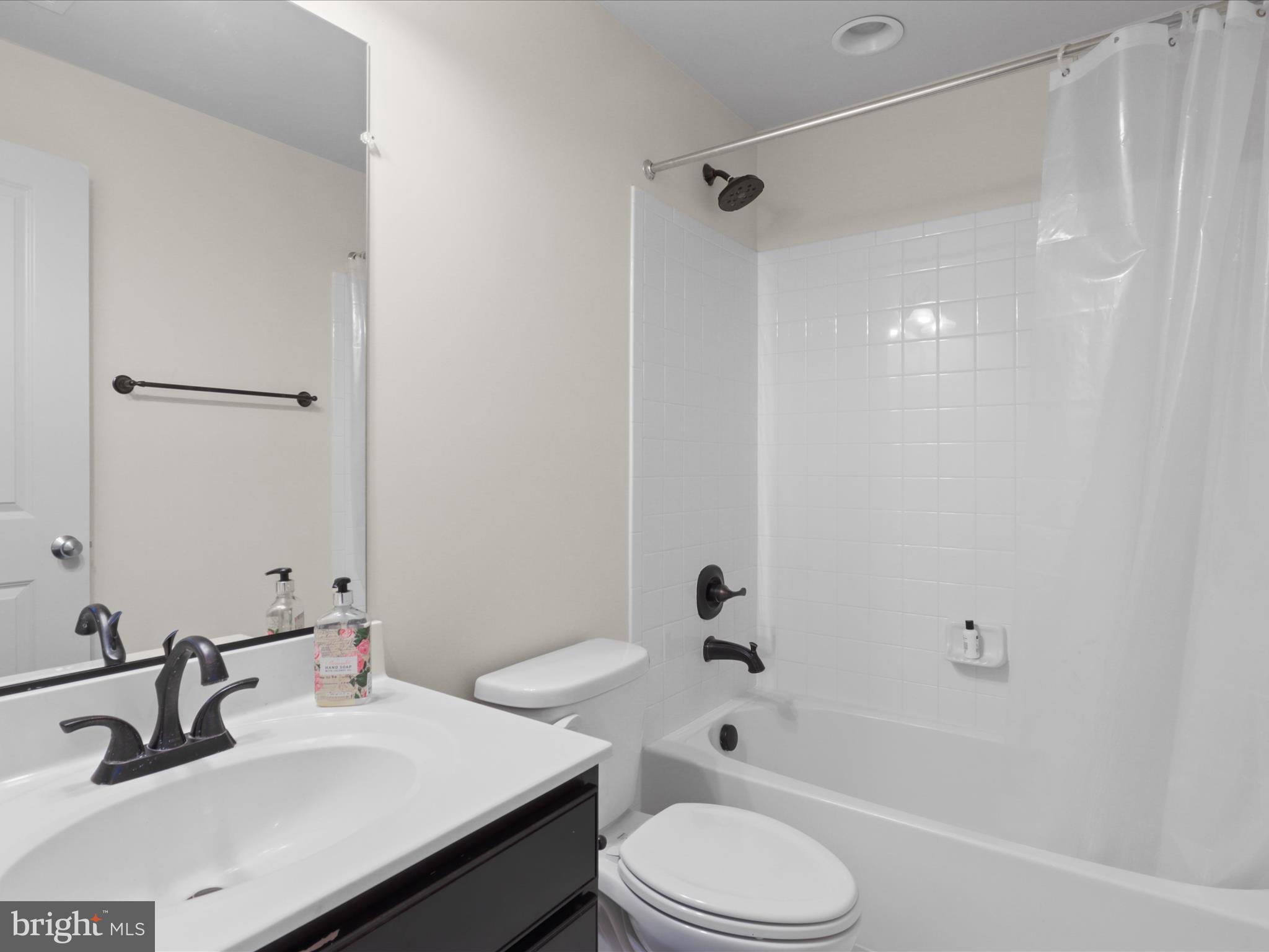 BRAMBLETON LANDBAY - Residential Lease