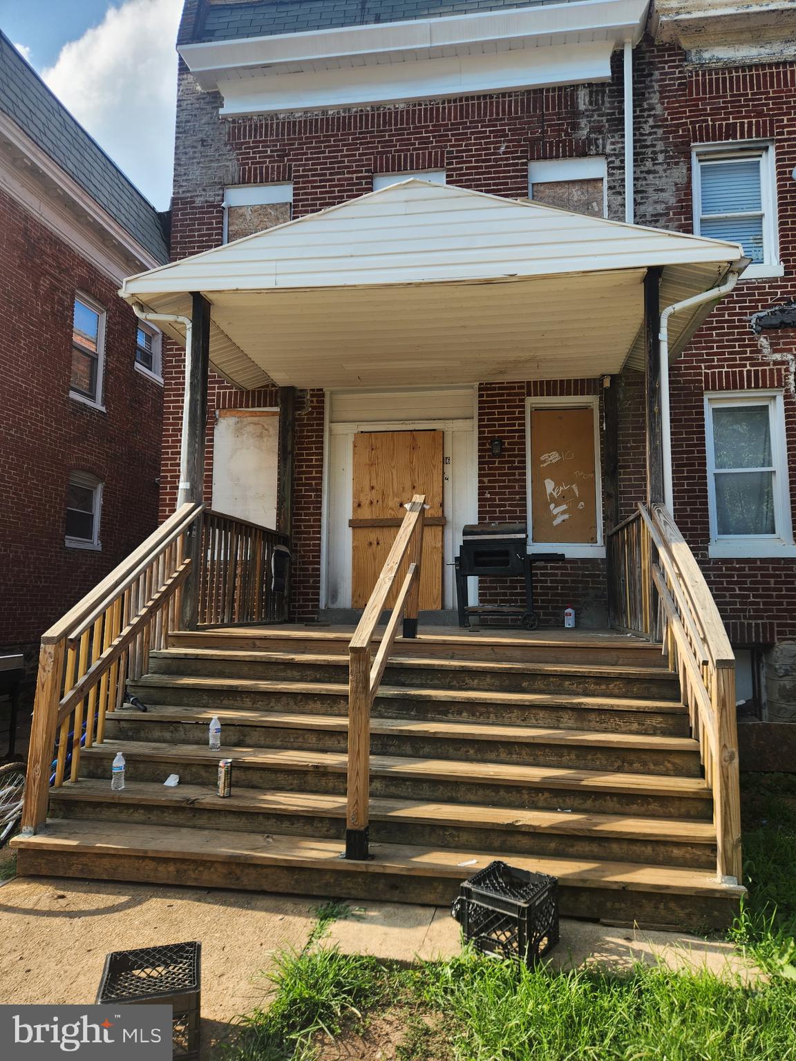 Investor Special! 3916 Ridgewood Ave in Baltimore is a prime opportunity for rehabbers and savvy investors. This classic brick townhome offers 3 bedrooms, 1 bathroom, a full basement, and solid bones—ready for renovation. Located in a rapidly developing area with strong ARV potential, this property is ideal for a profitable flip or long-term rental. Bring your contractor and imagination—this is your next investment win!