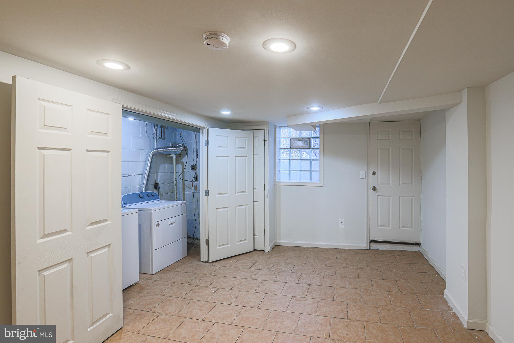 NORTH POINT VILLAGE - Residential Lease