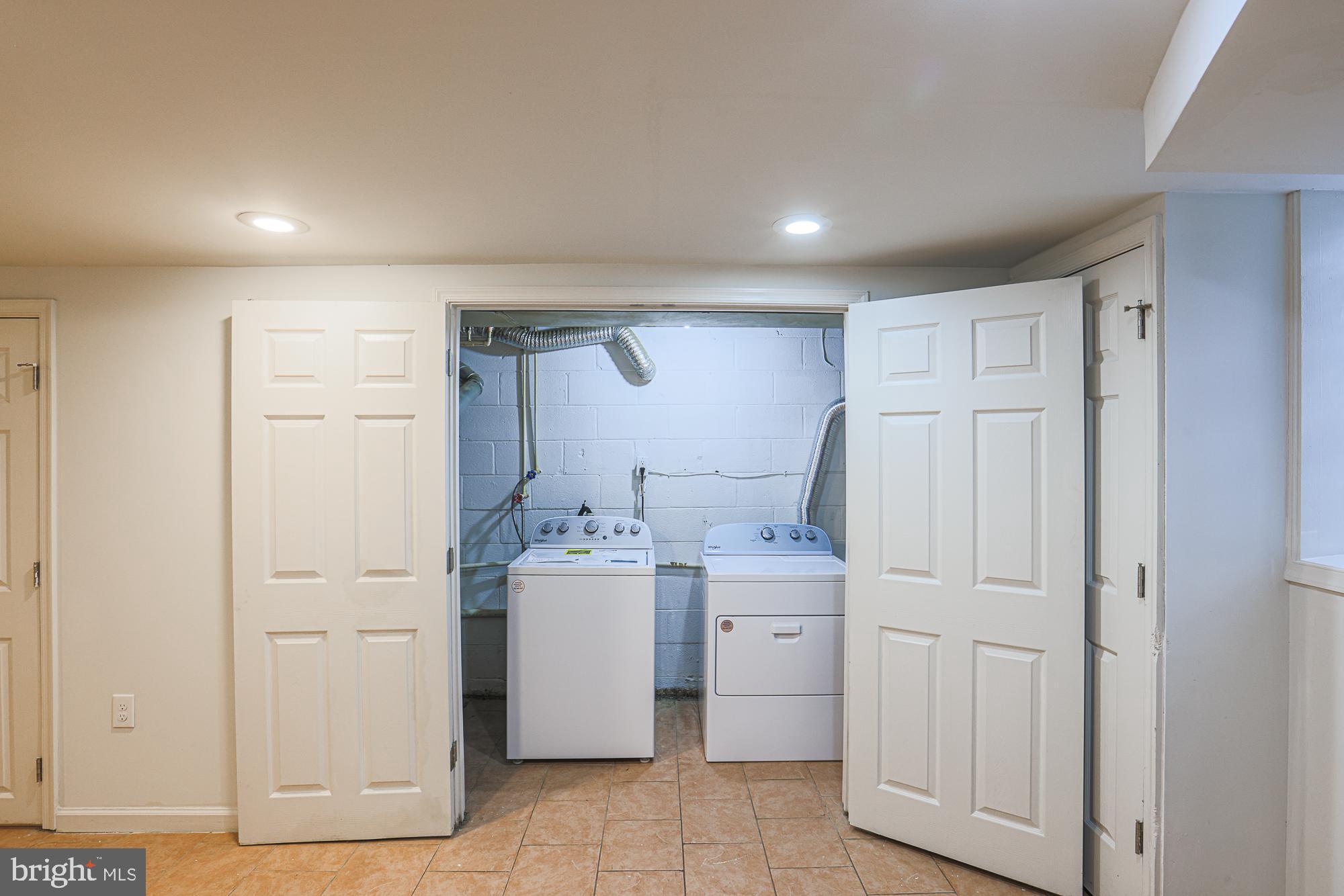 NORTH POINT VILLAGE - Residential Lease