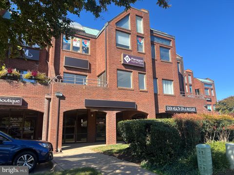 Photo of MCLEAN, VA 22101 (MLS # VAFX2279486)