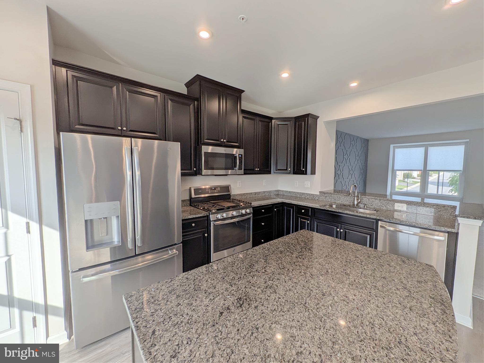 1291 VILLAGE GREEN WAY