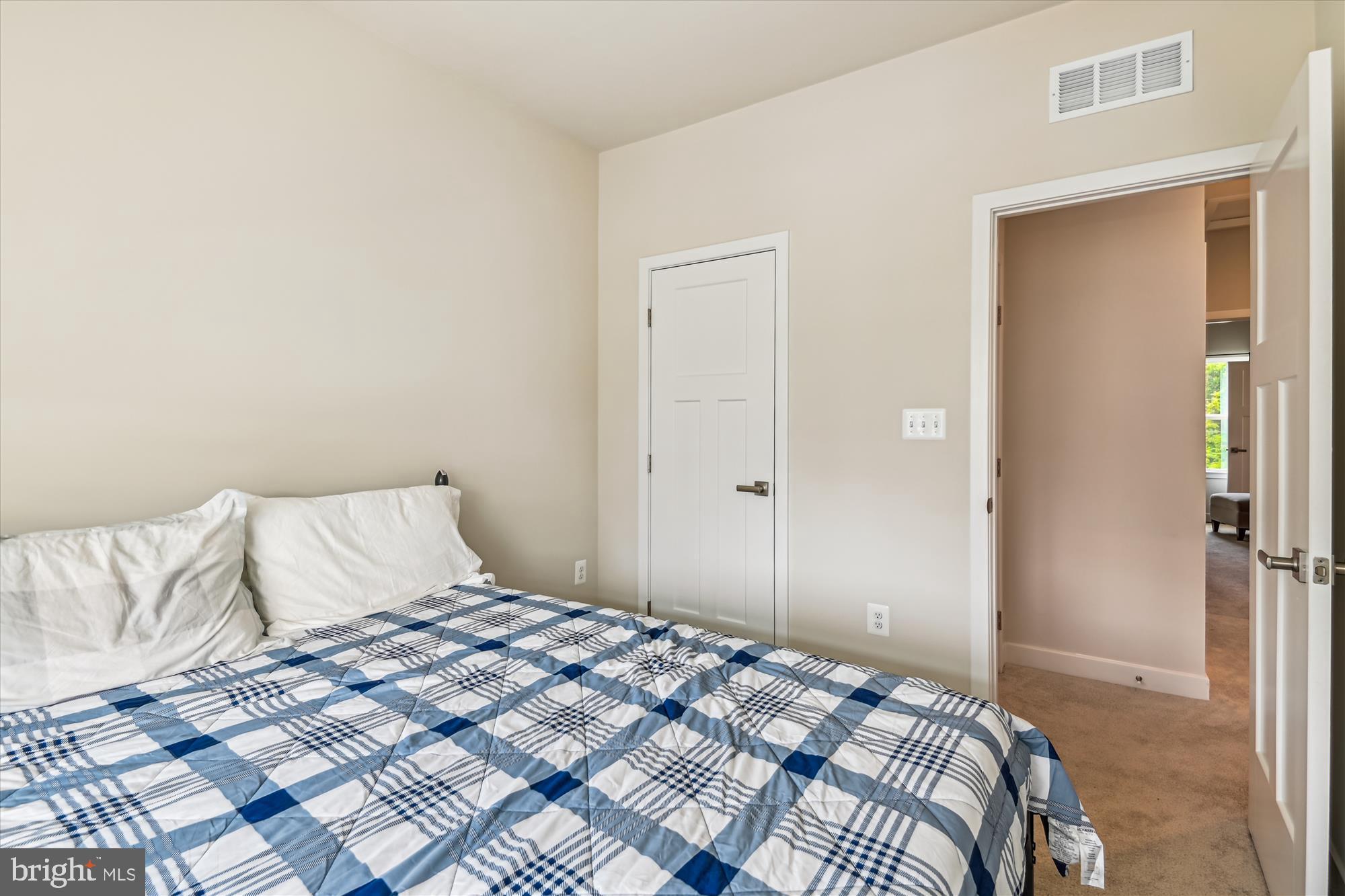 THE HIGHLANDS - Residential