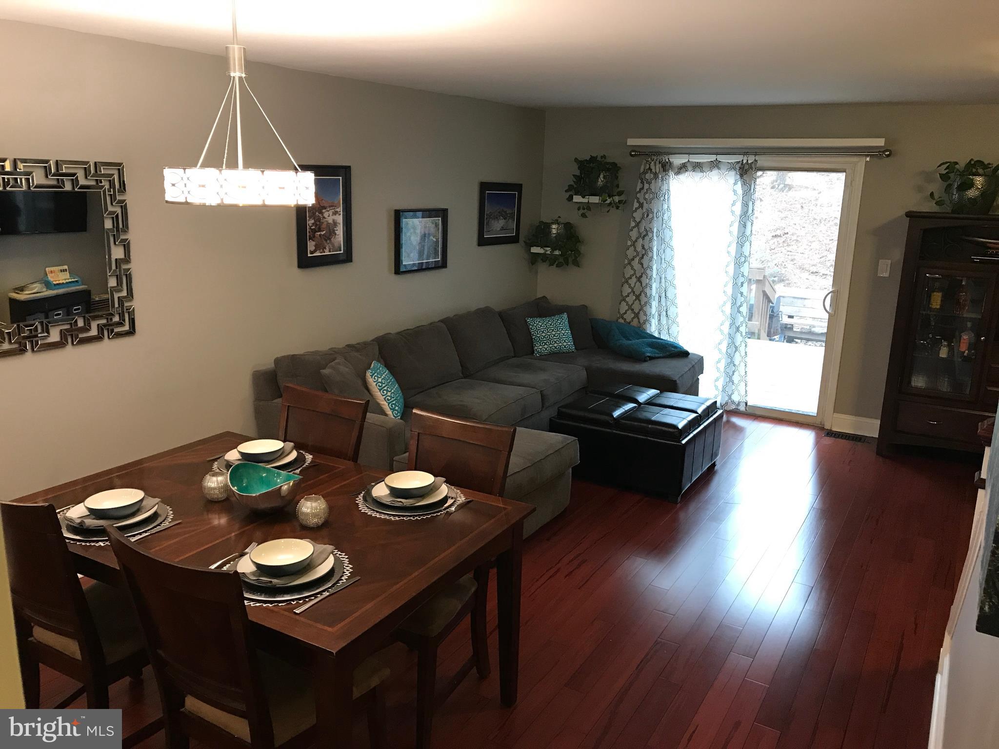 SPRINGFIELD OAKS - Residential