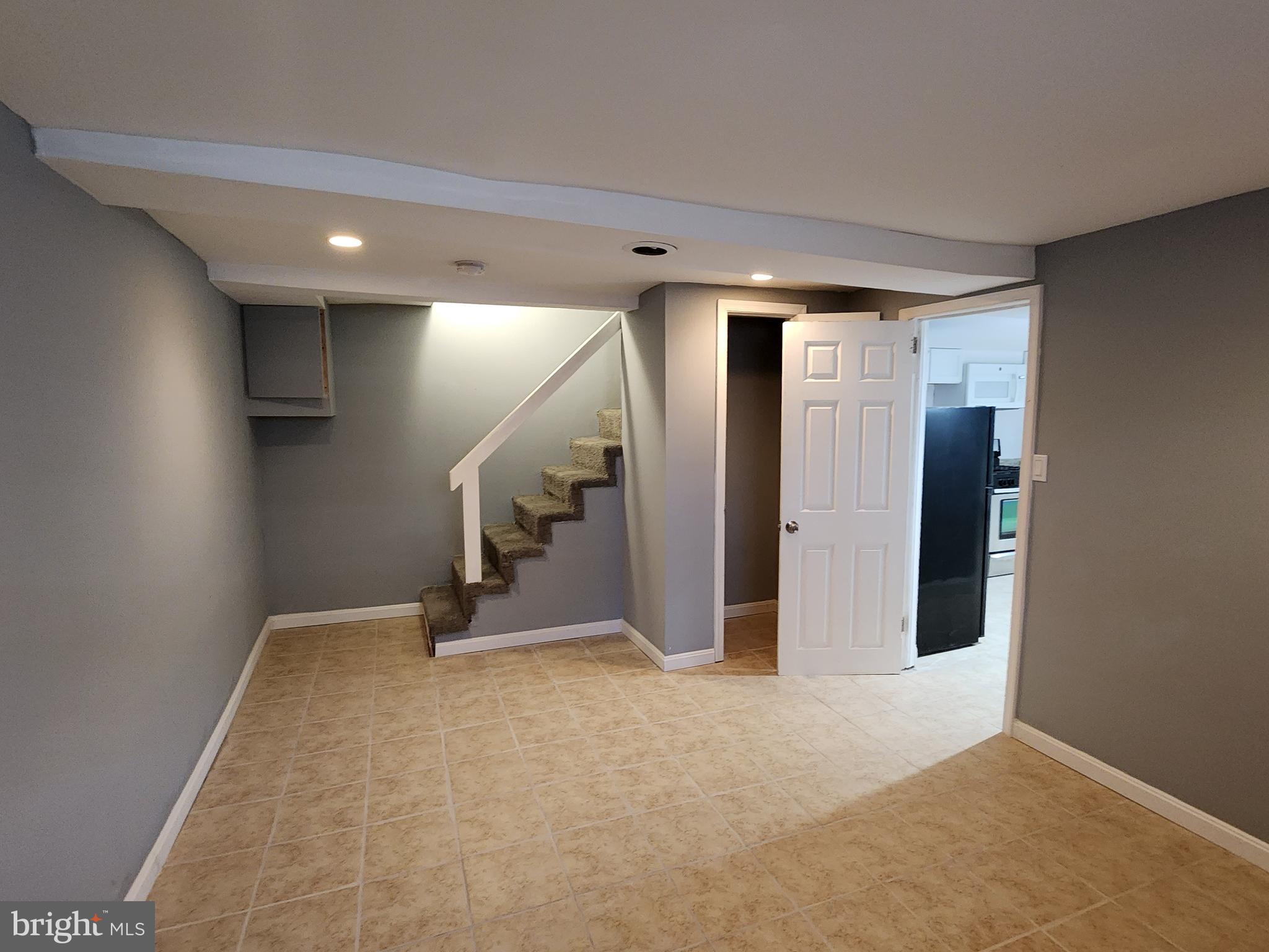 WINSTON GOVANS - Residential Lease