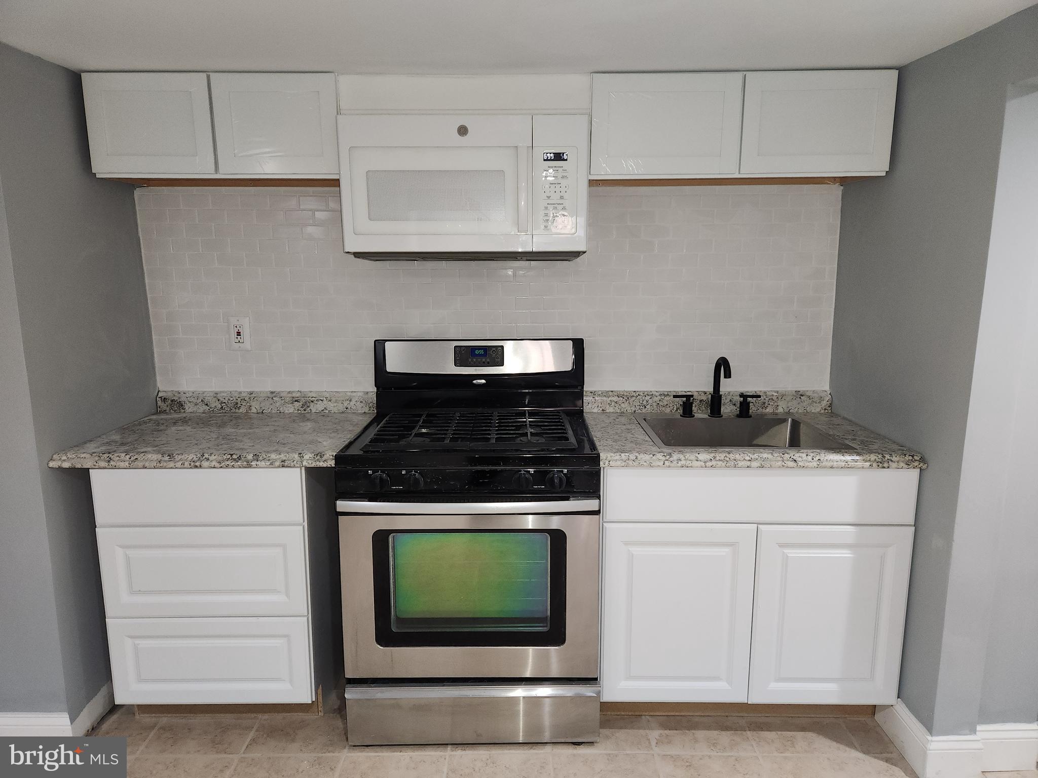 WINSTON GOVANS - Residential Lease