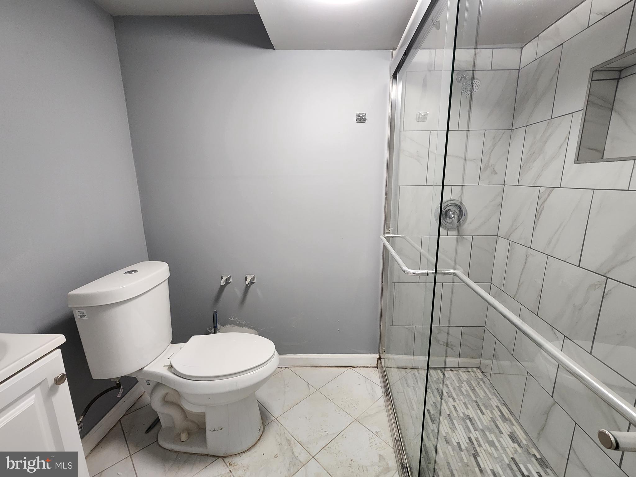 WINSTON GOVANS - Residential Lease