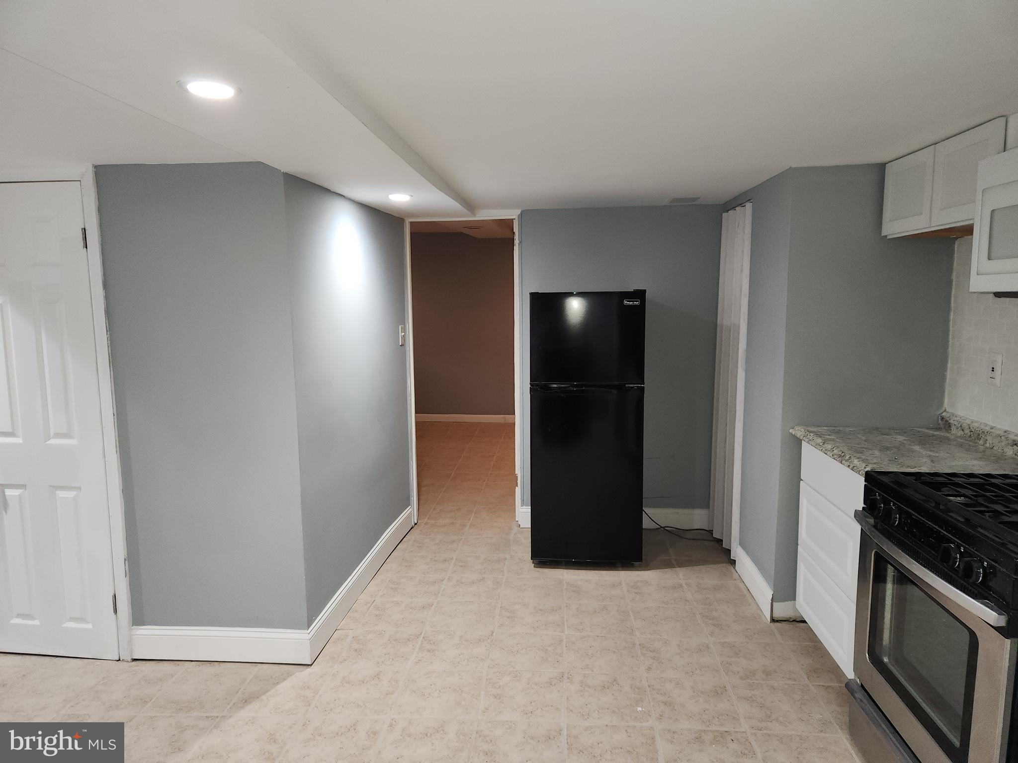 WINSTON GOVANS - Residential Lease