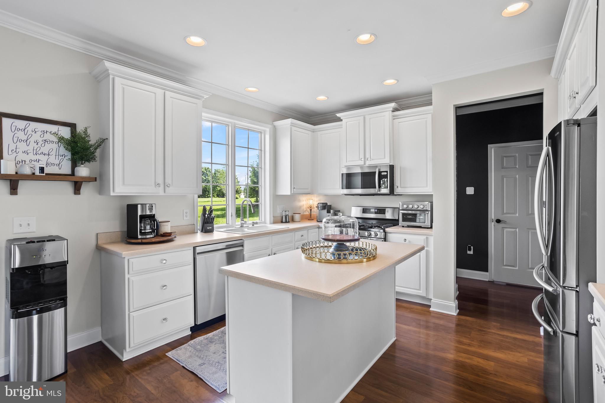 WINDY HILL - Residential