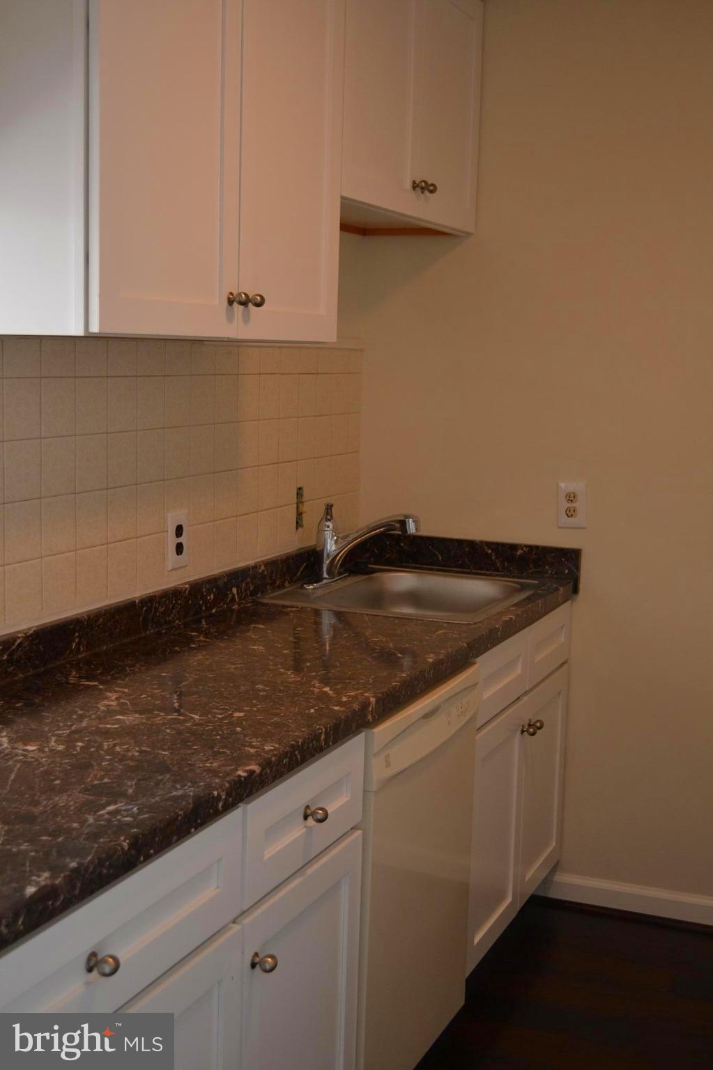 IDYLWOOD TOWERS - Residential Lease