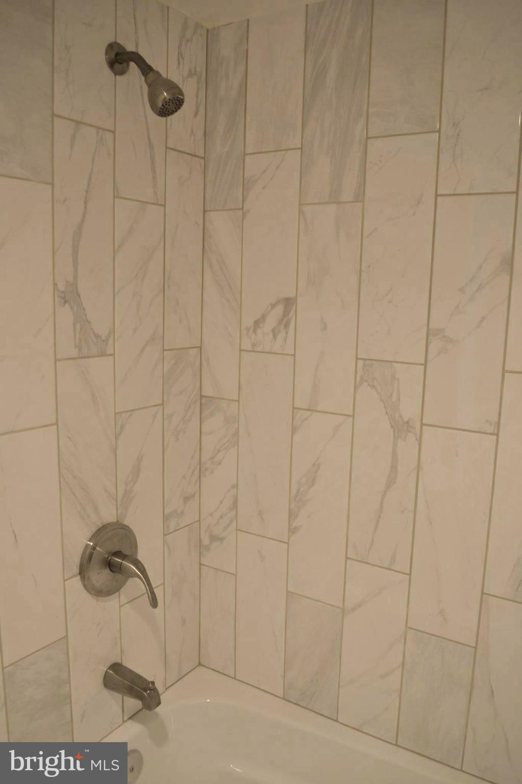 IDYLWOOD TOWERS - Residential Lease