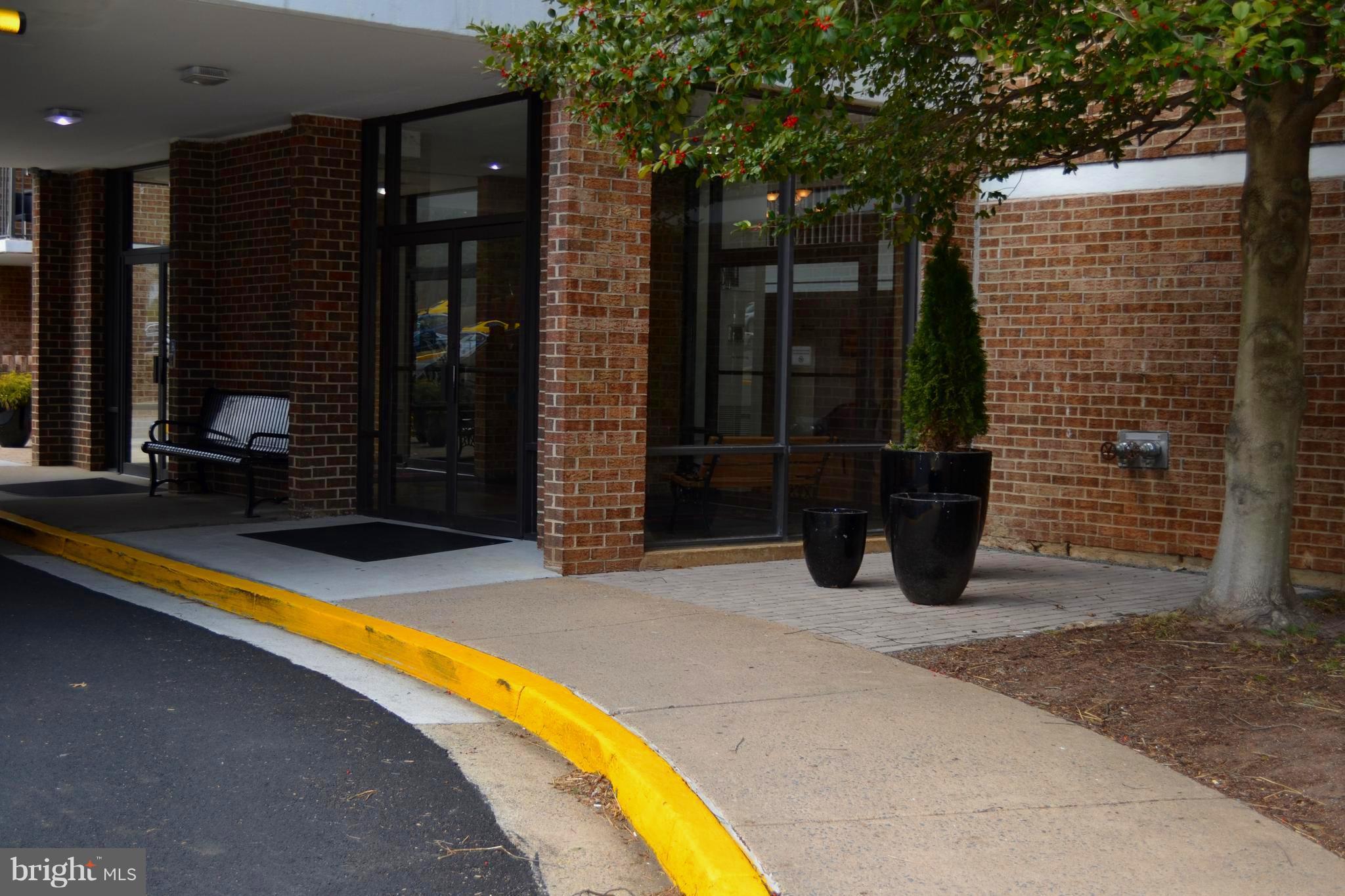 IDYLWOOD TOWERS - Residential Lease