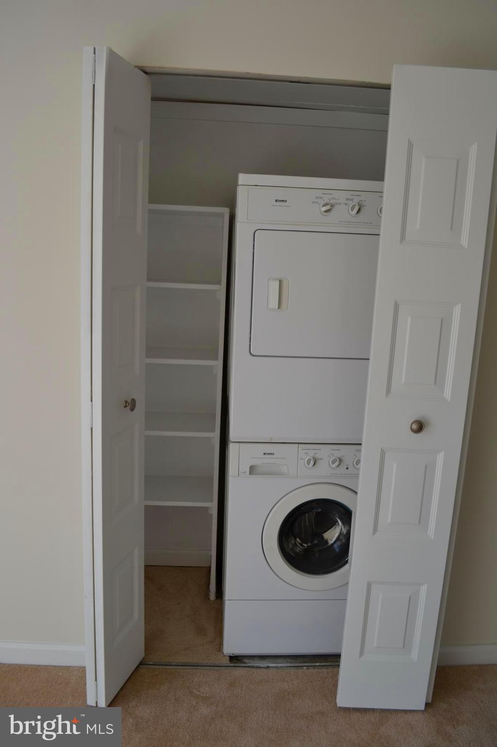 IDYLWOOD TOWERS - Residential Lease