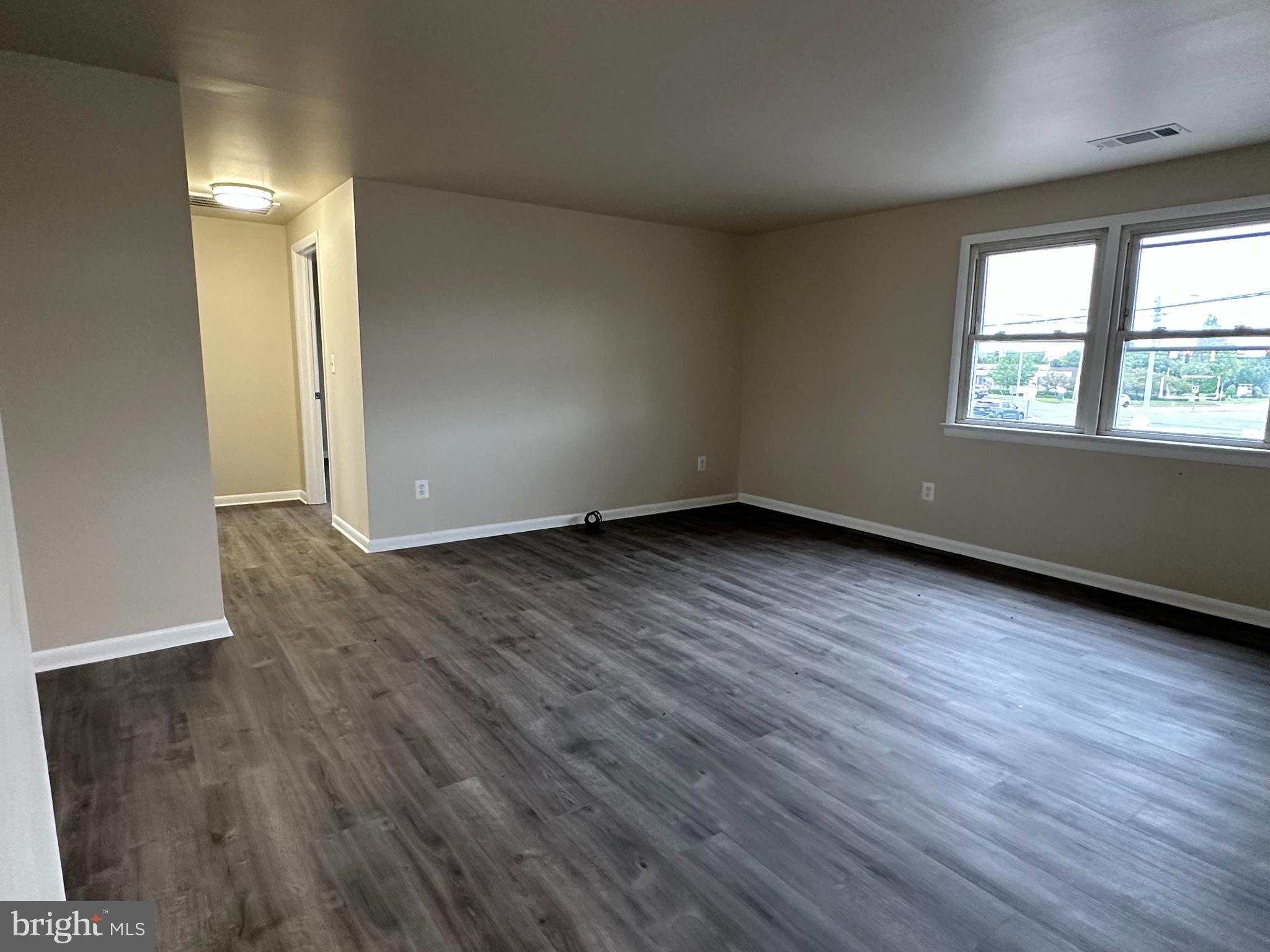 1437 - A LIBERTY ROAD