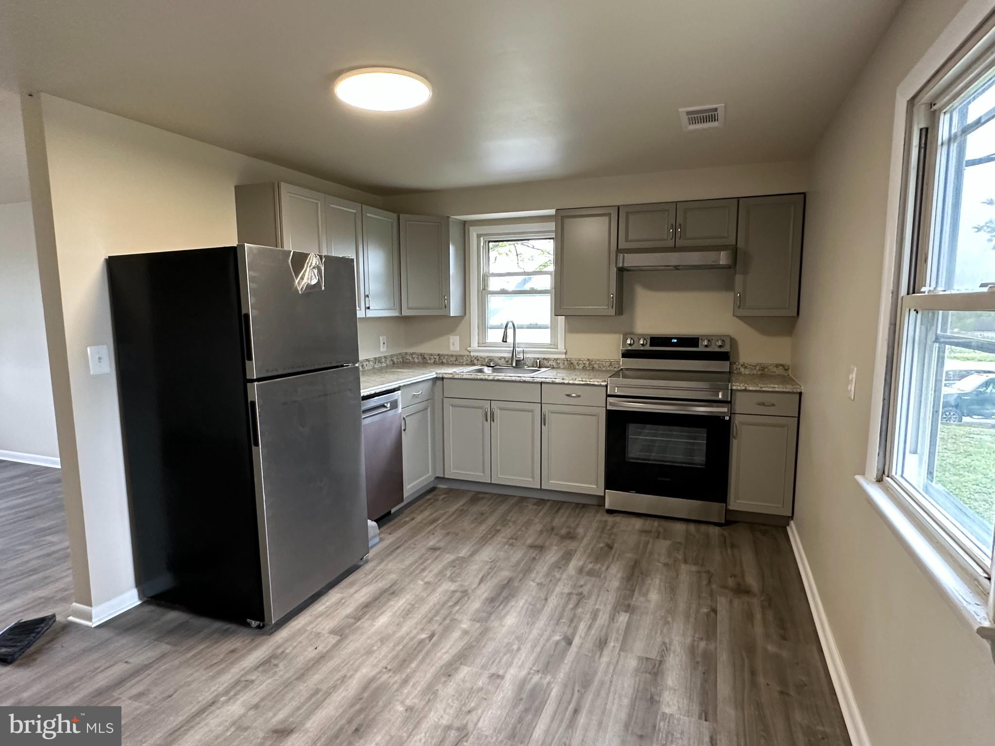 1437 - A LIBERTY ROAD