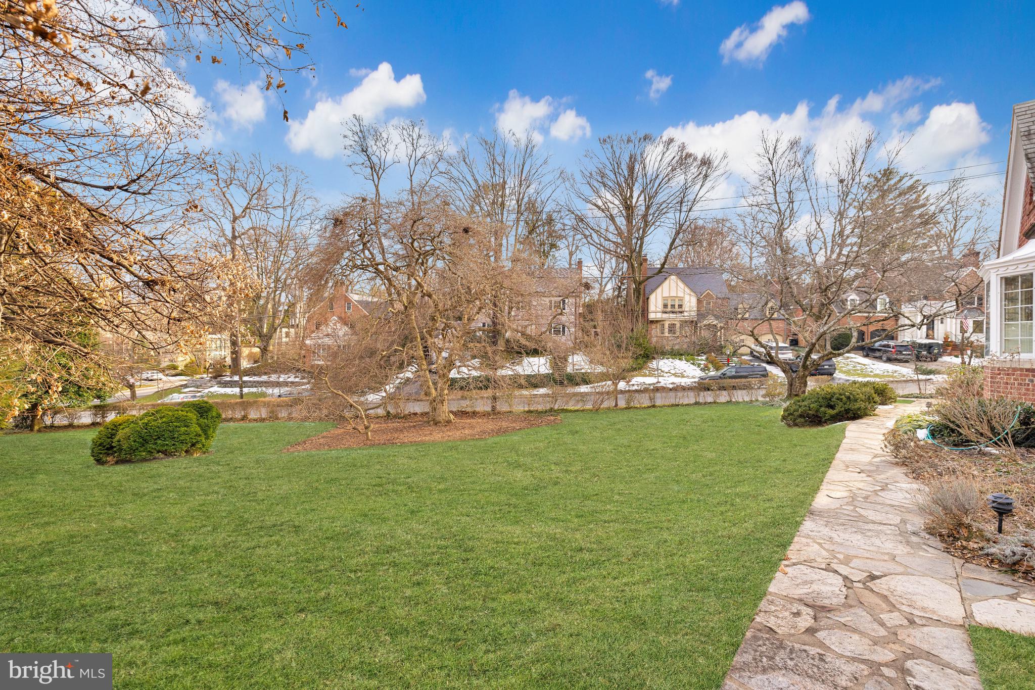 FOREST HILLS - Residential