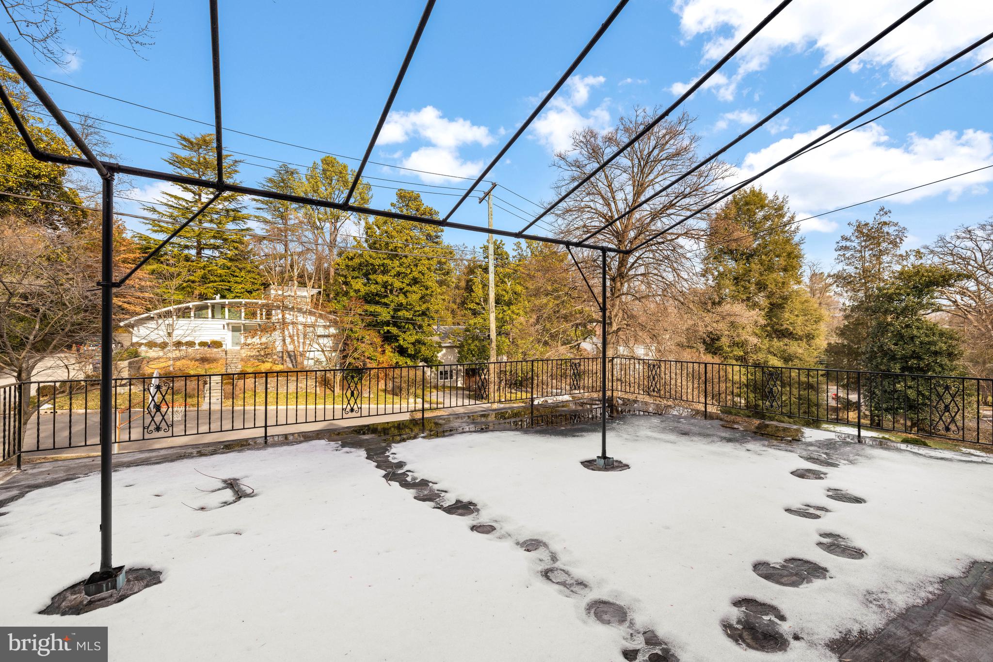 FOREST HILLS - Residential