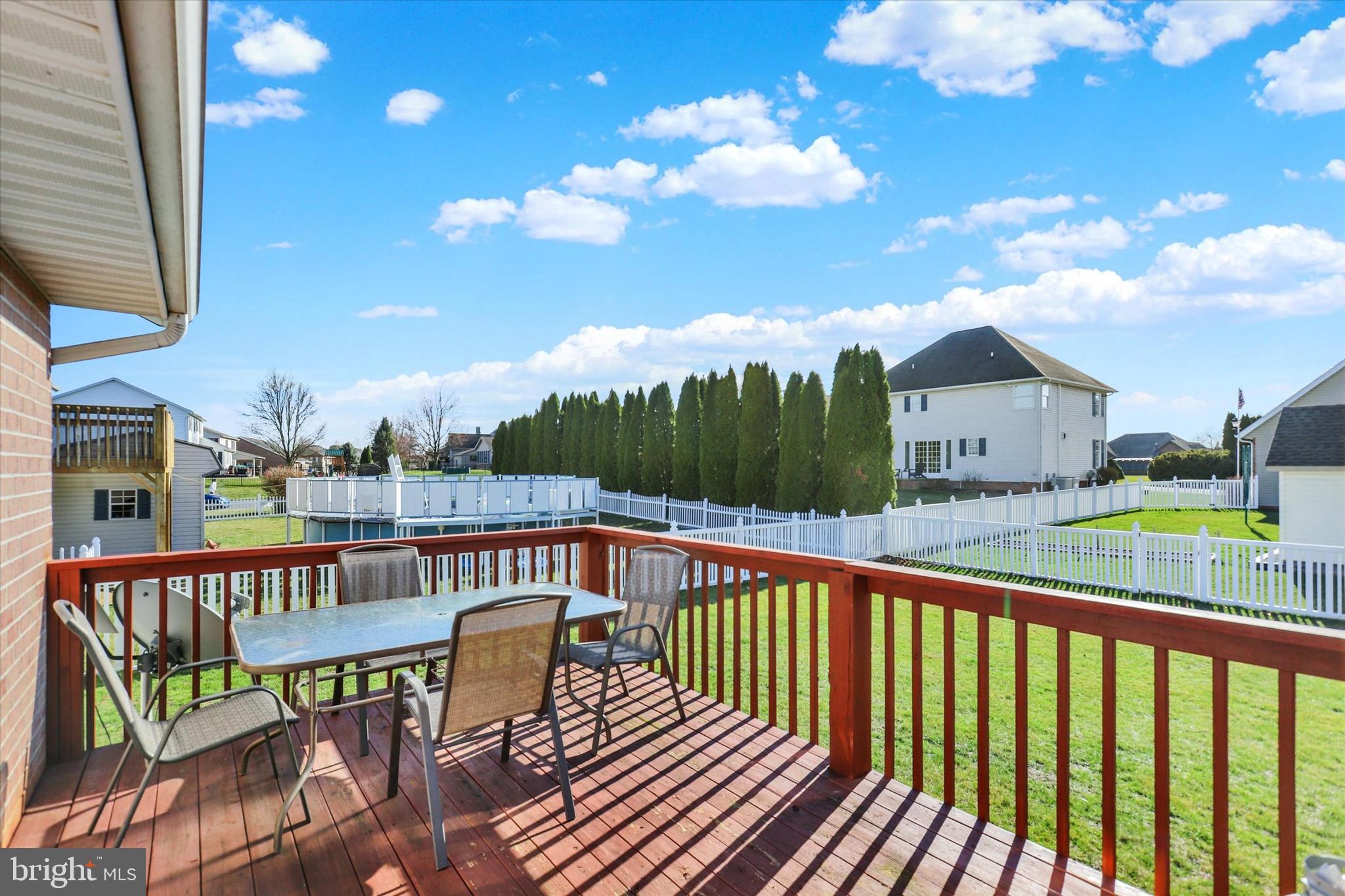 LAURICH MEADOWS - Residential