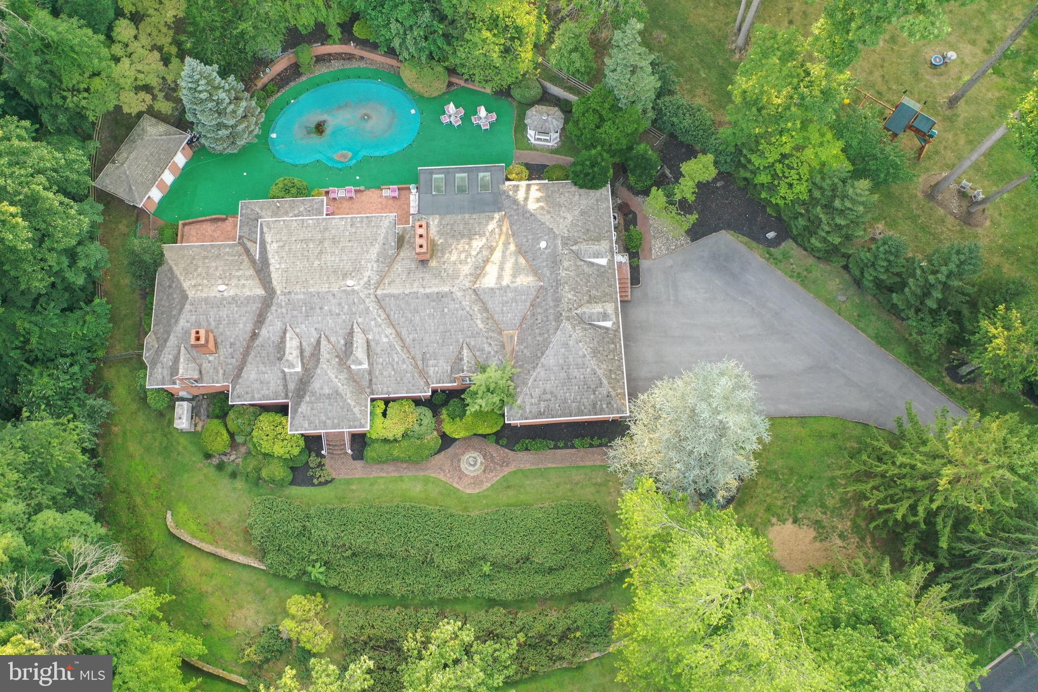 SPRINGTON POINTE - Residential