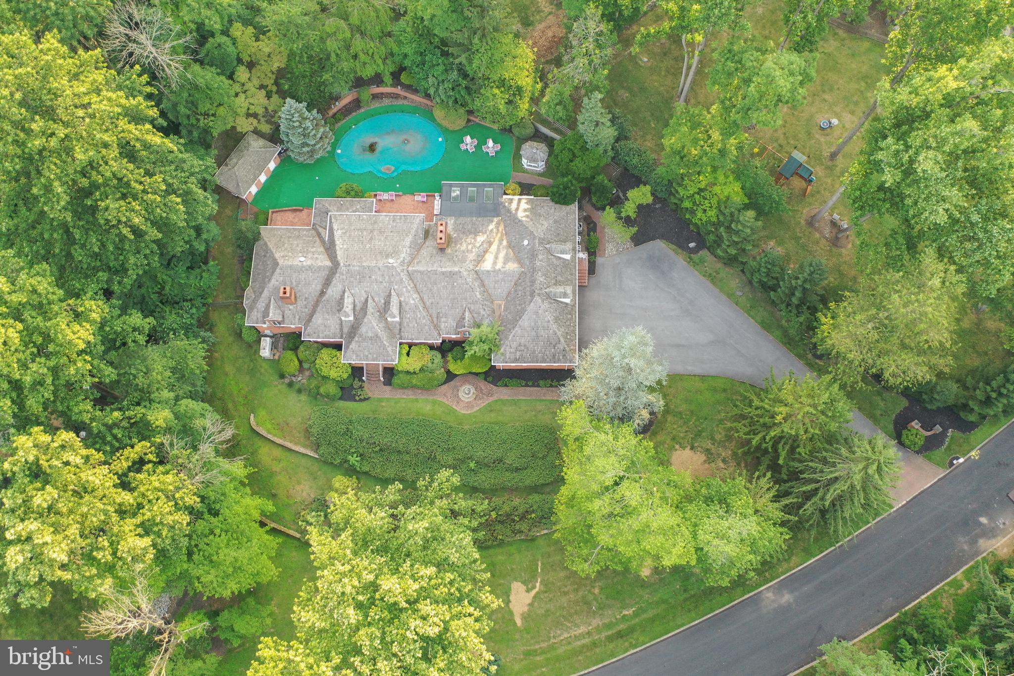 SPRINGTON POINTE - Residential