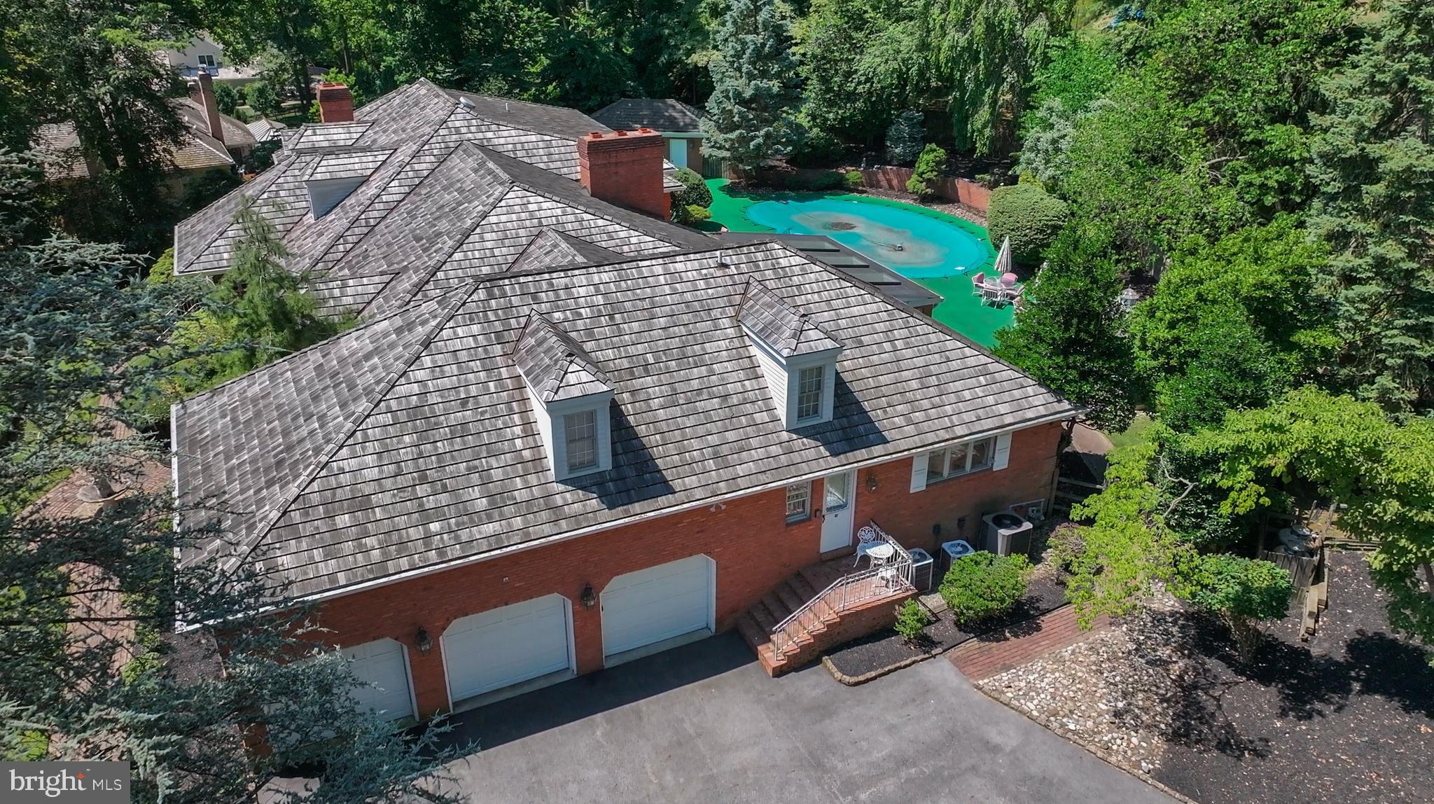 SPRINGTON POINTE - Residential