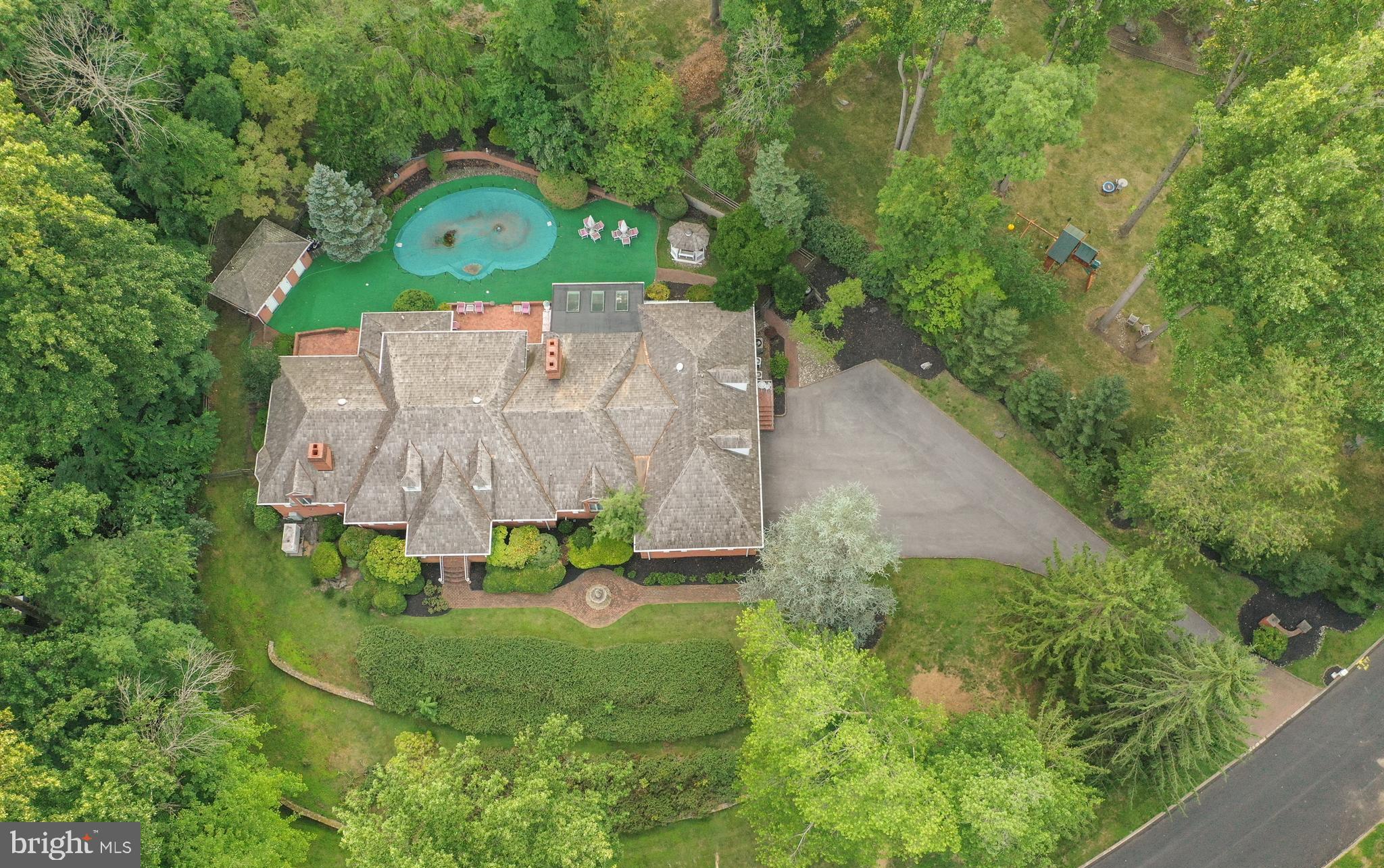 SPRINGTON POINTE - Residential