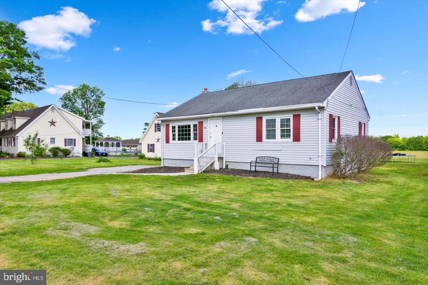 370 S HOOK ROAD