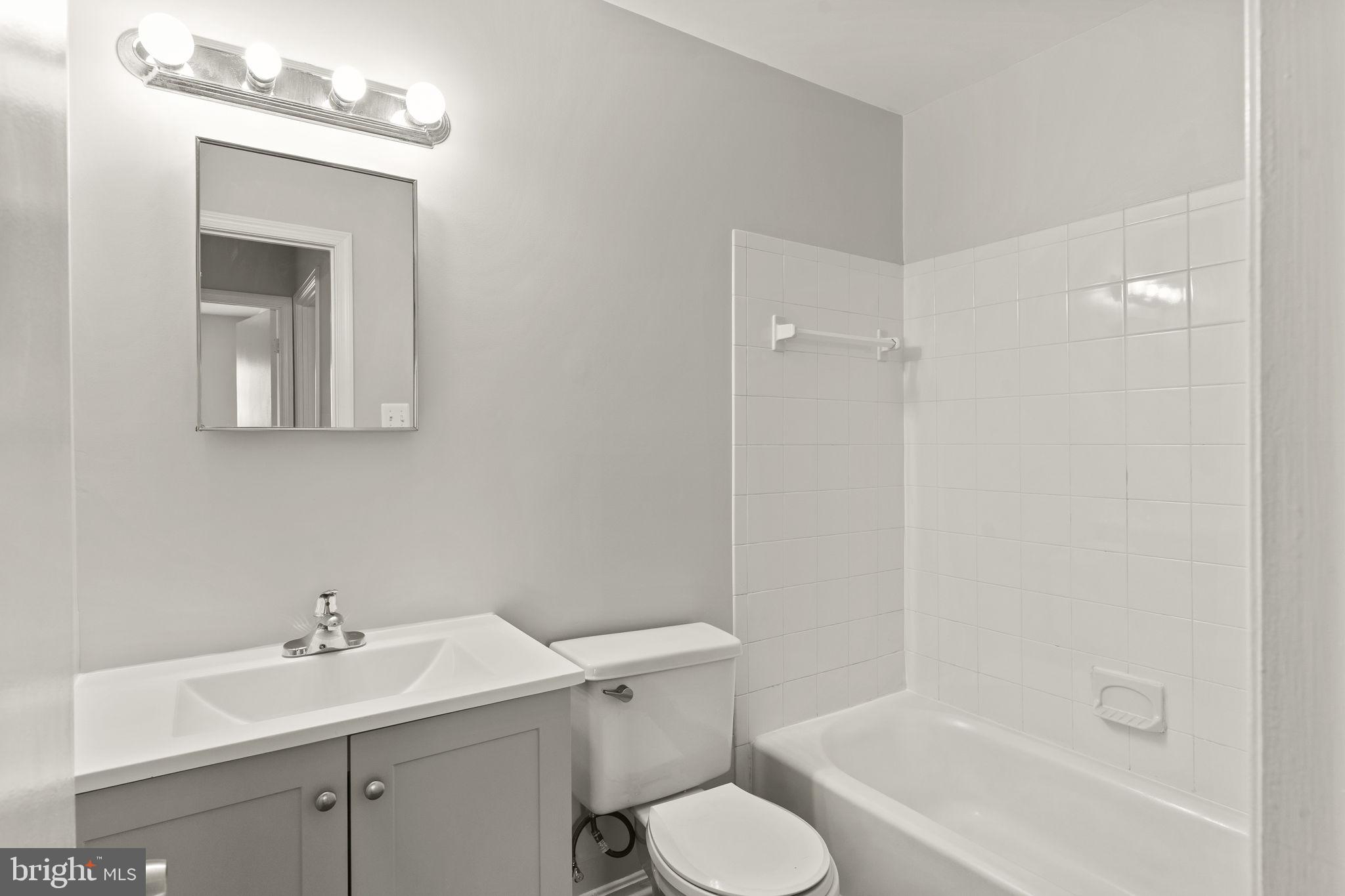 KEENE  MILL WOODS - Residential