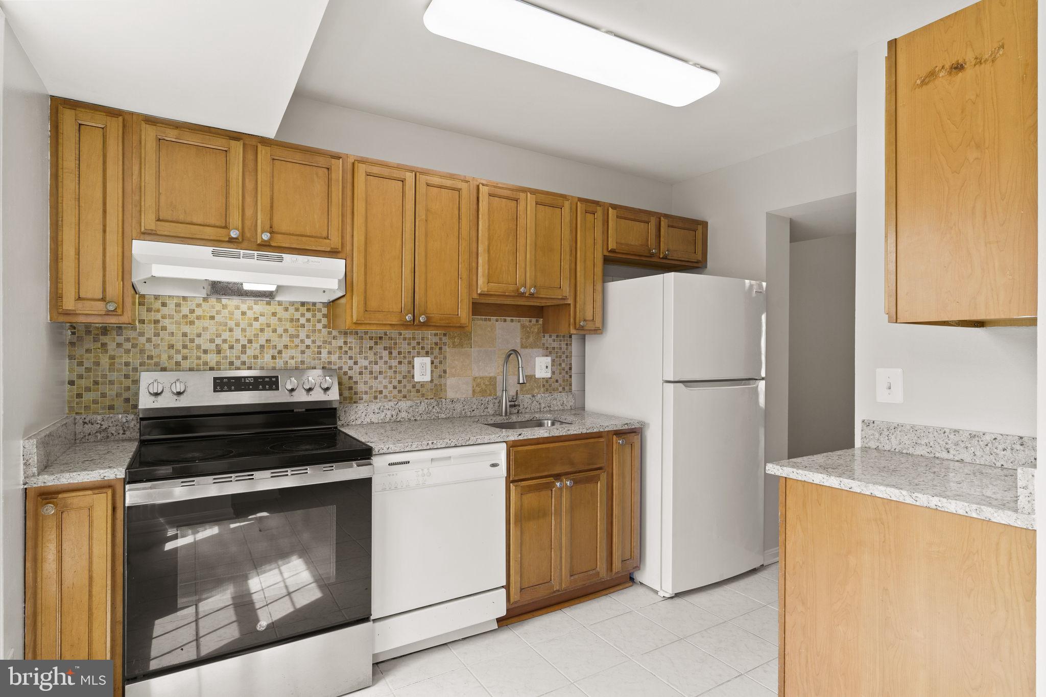 KEENE  MILL WOODS - Residential