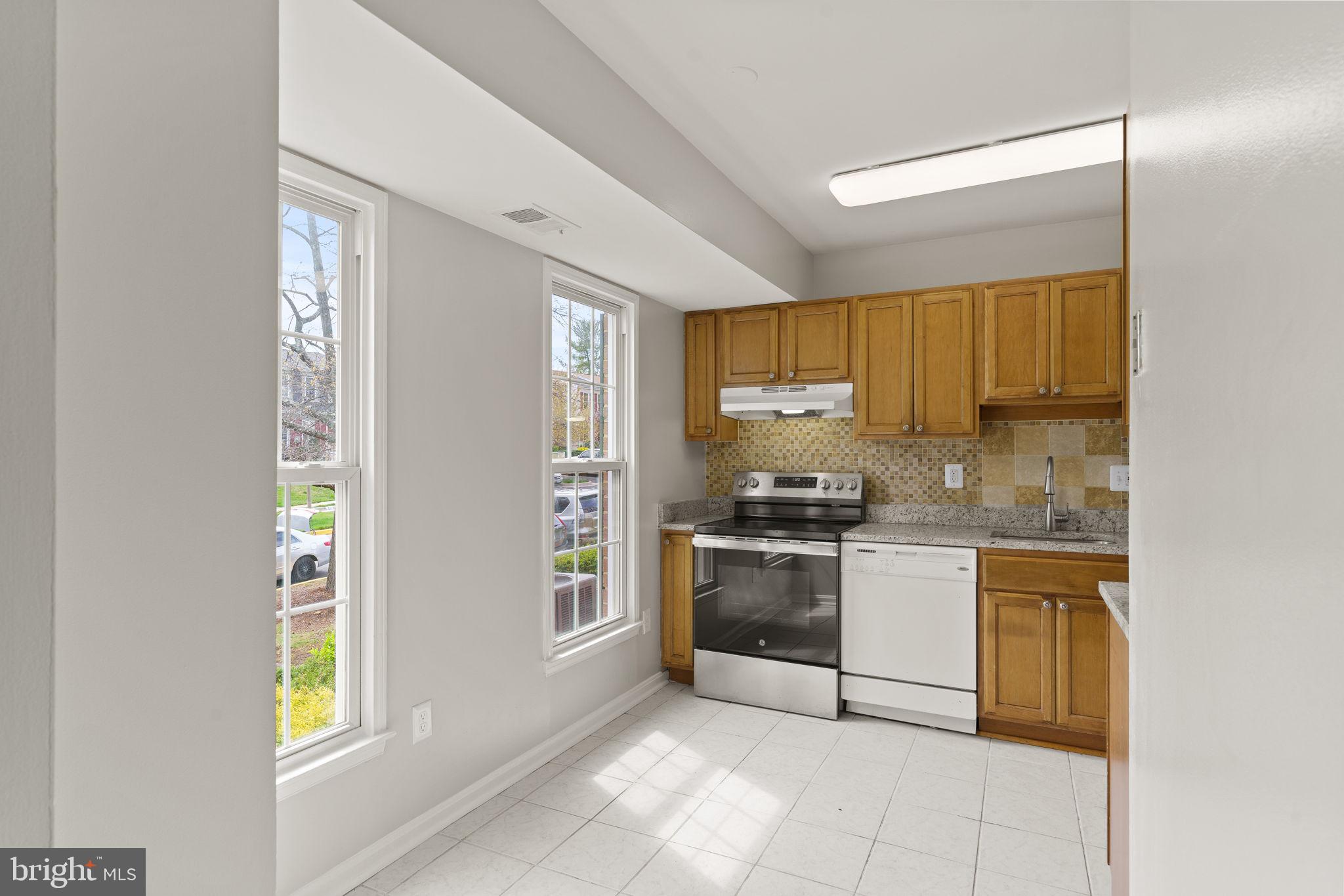 KEENE  MILL WOODS - Residential