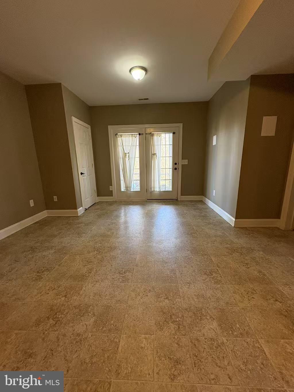 BAY HIGHLANDS - Residential