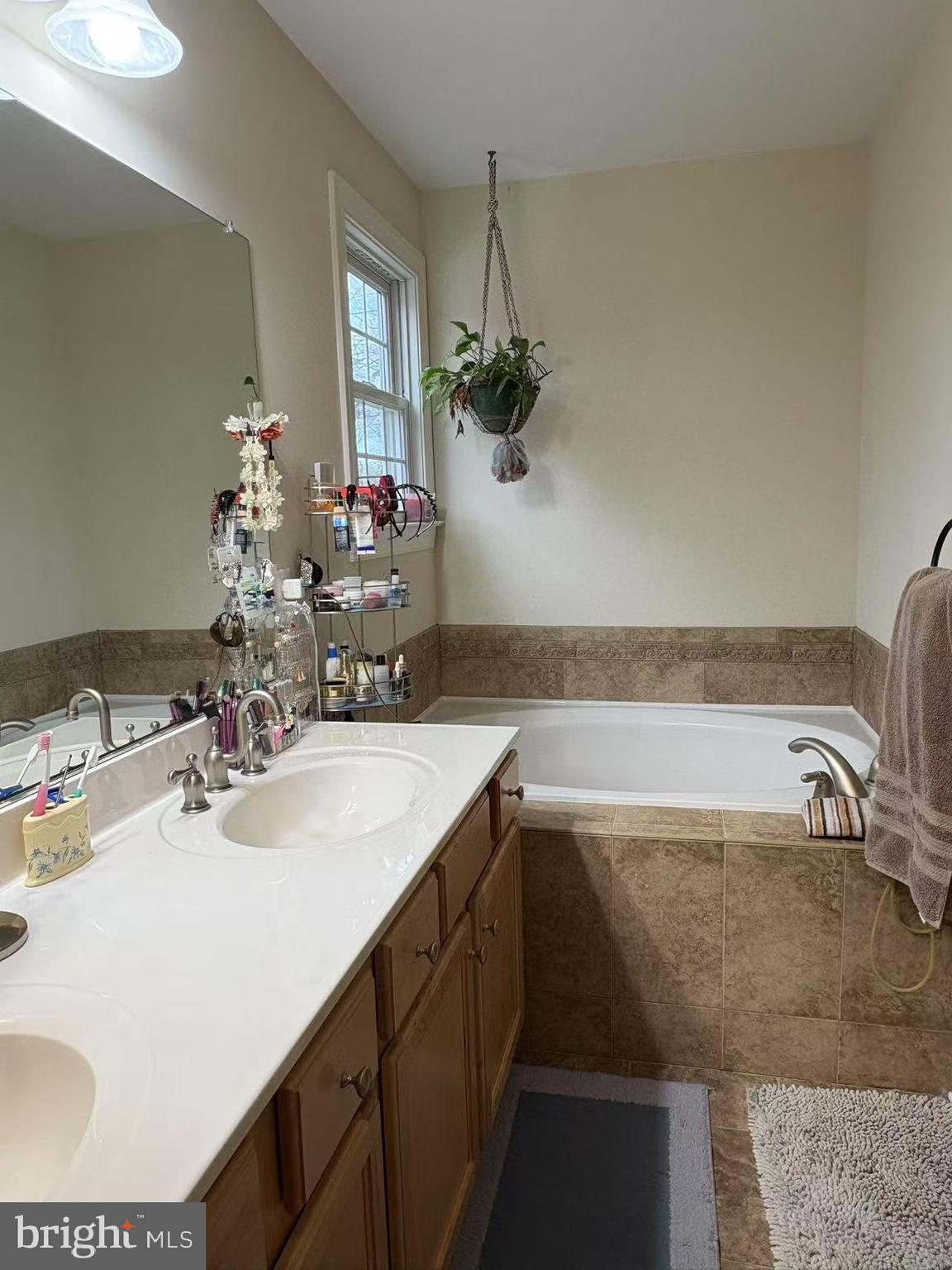 BAY HIGHLANDS - Residential