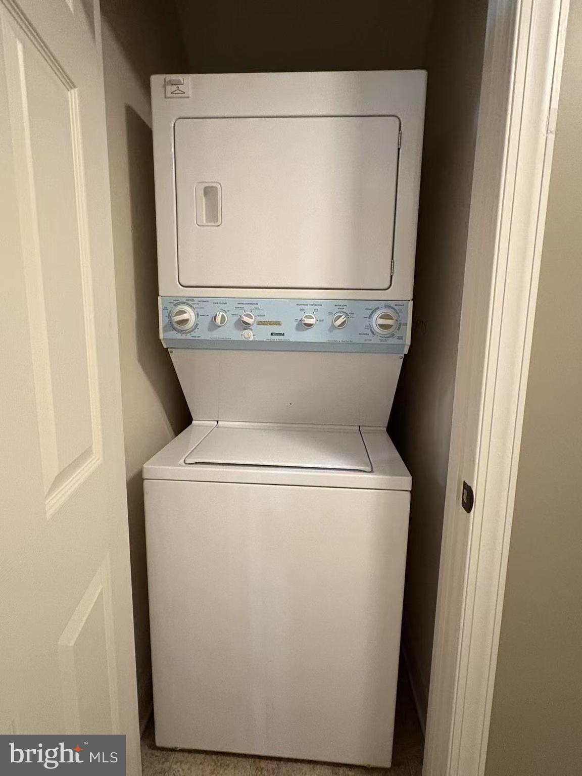 BAY HIGHLANDS - Residential