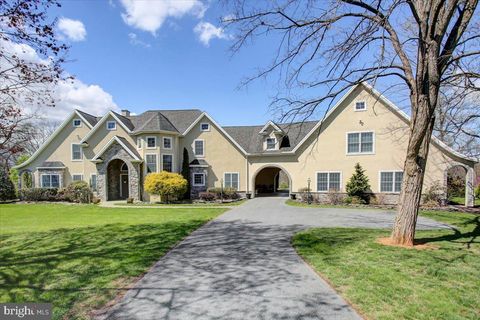 15 MANOR DRIVE DILLSBURG PA 17019