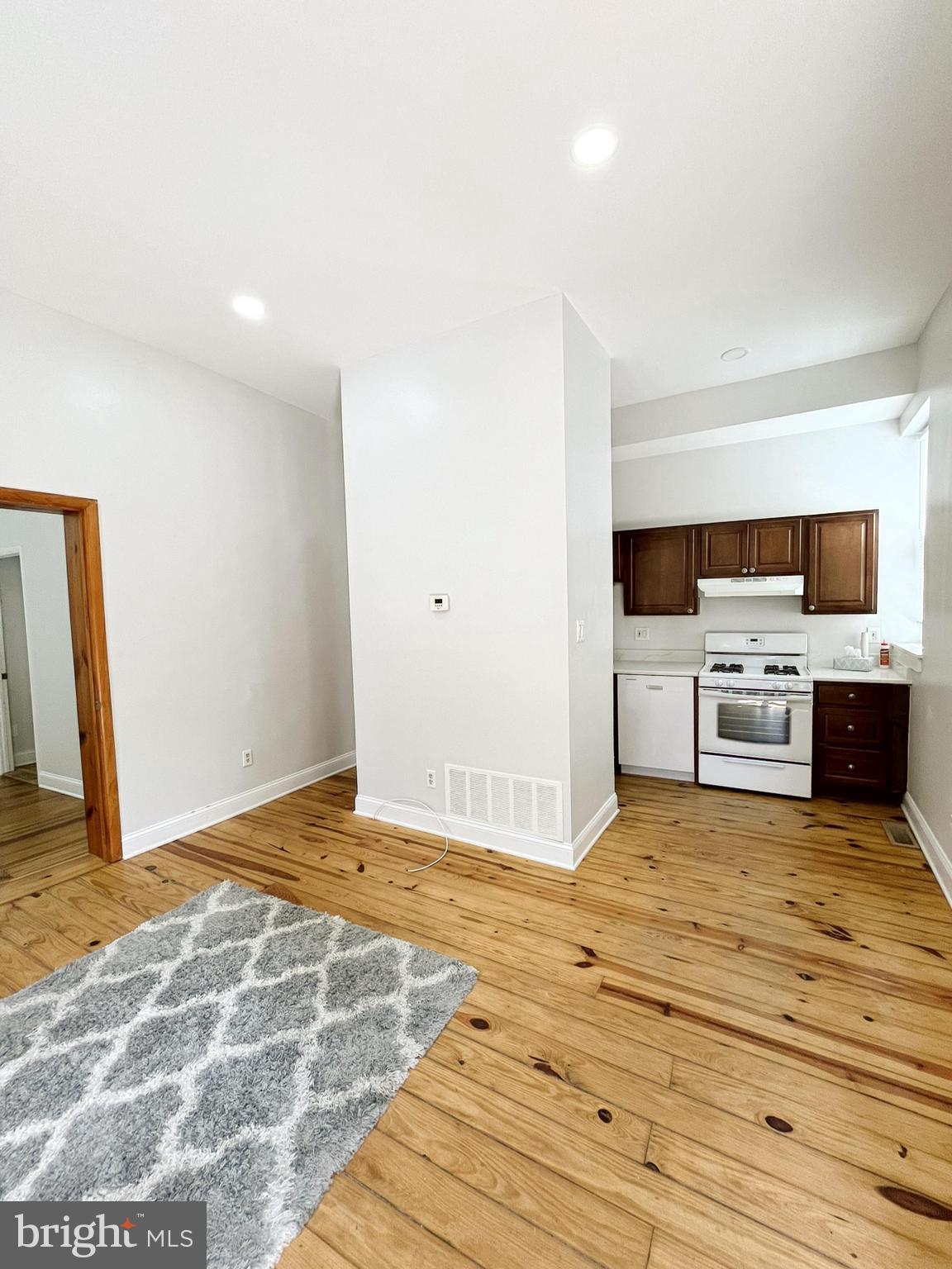 BELLA VISTA - Residential Lease